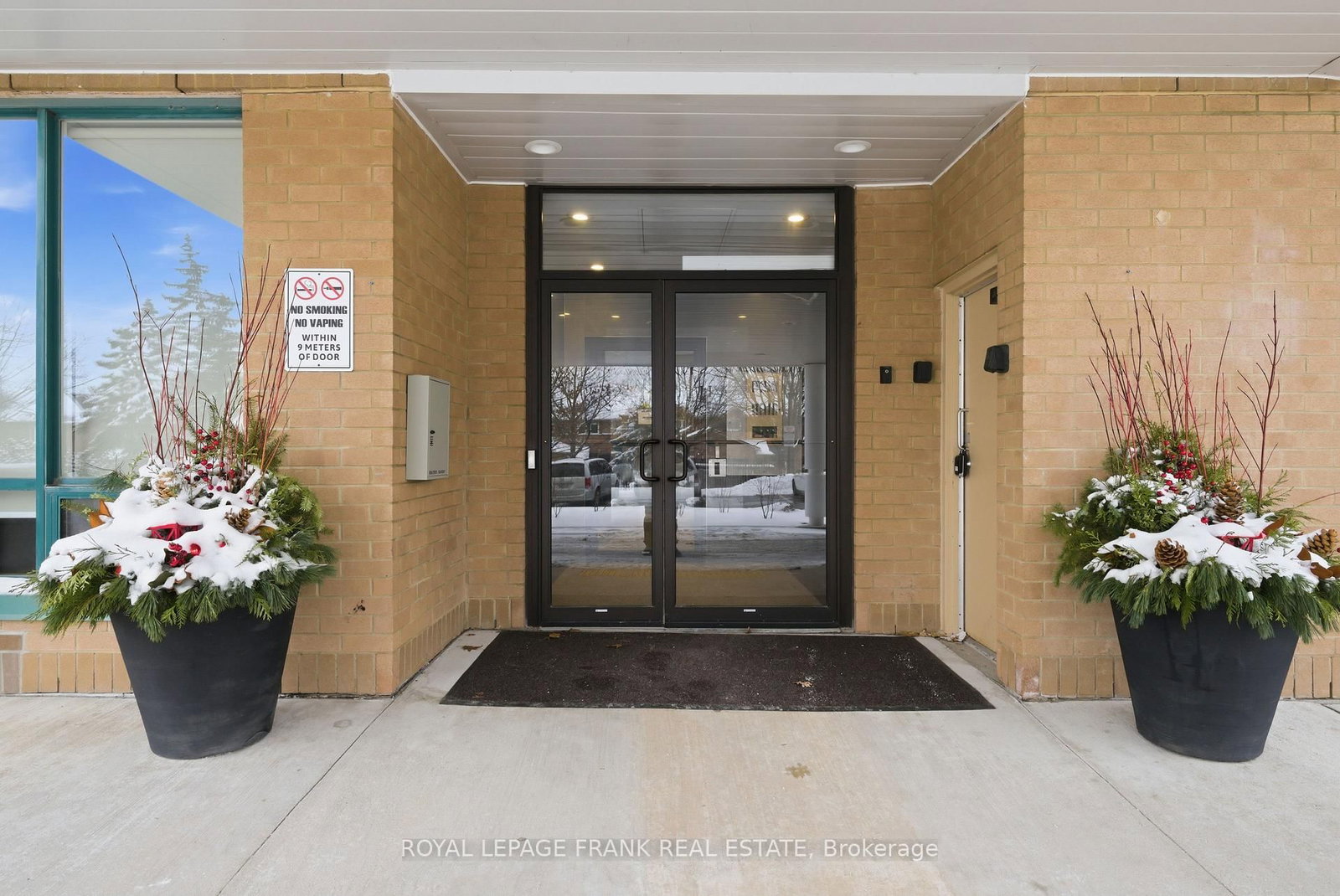 Photo 3 of Unit 710, 711 Rossland Rd E, Whitby, Pringle Creek — HOMEH