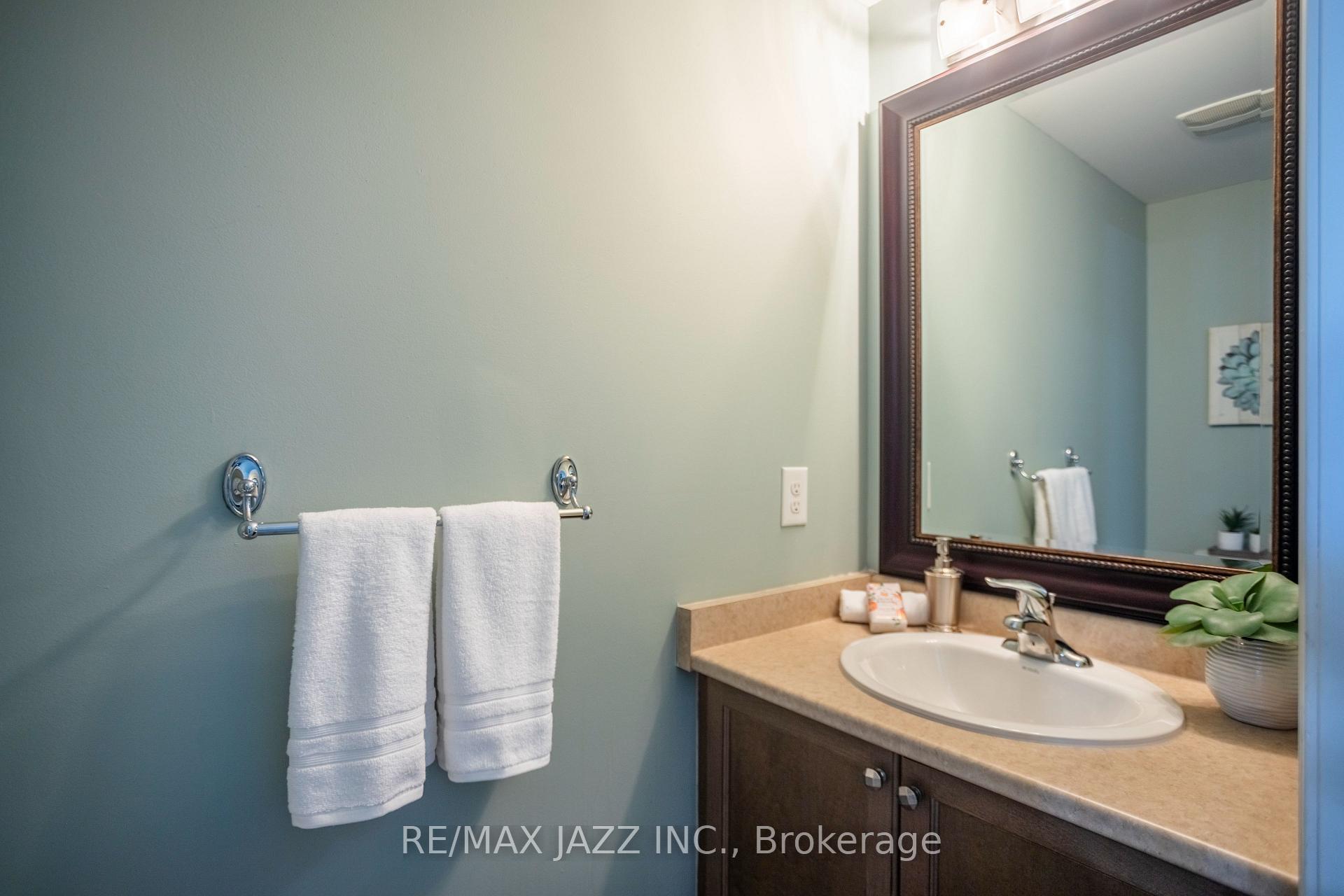 Photo 7 of 102 Bathgate Crescent, Clarington, Courtice — HOMEH