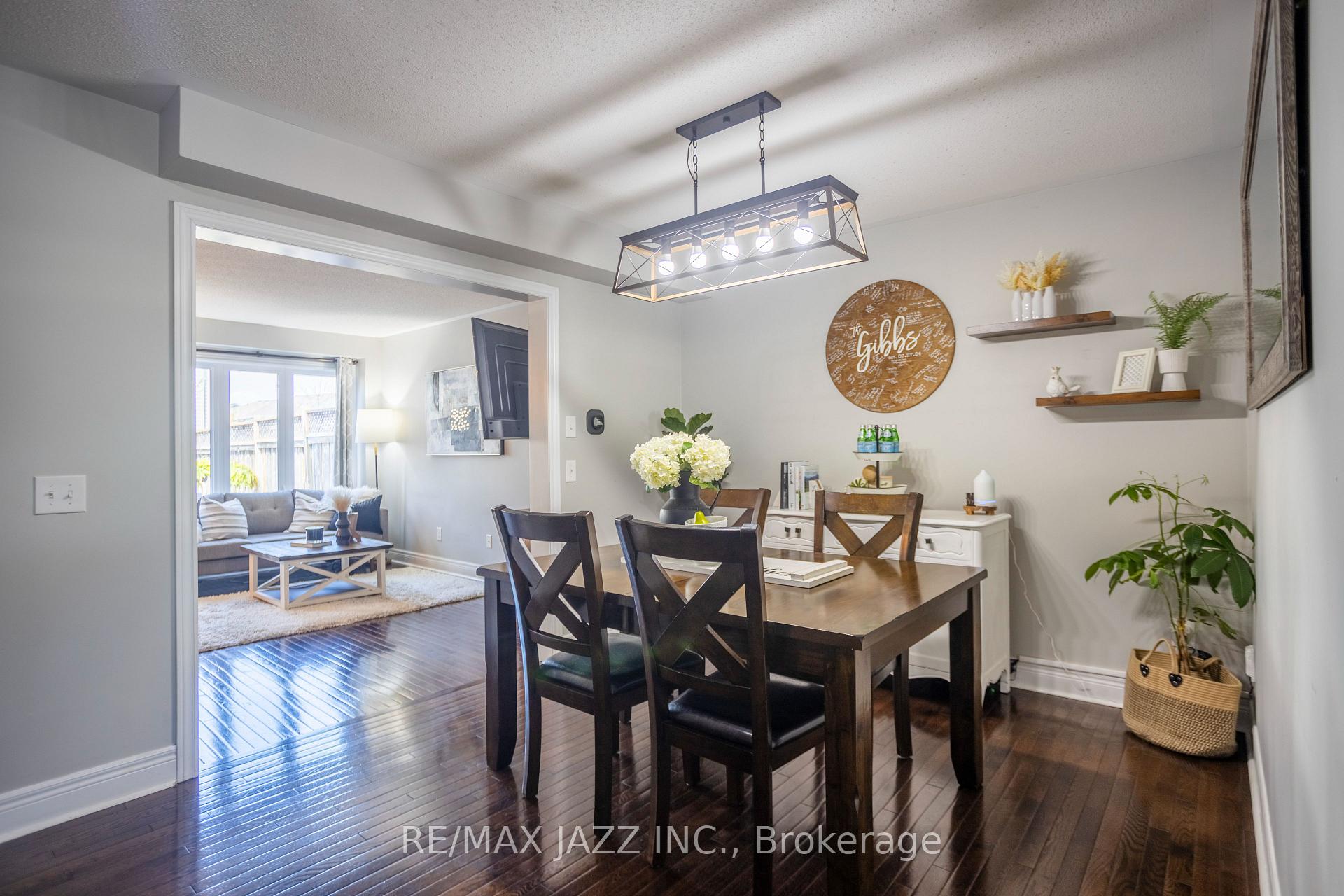 Photo 8 of 102 Bathgate Crescent, Clarington, Courtice — HOMEH