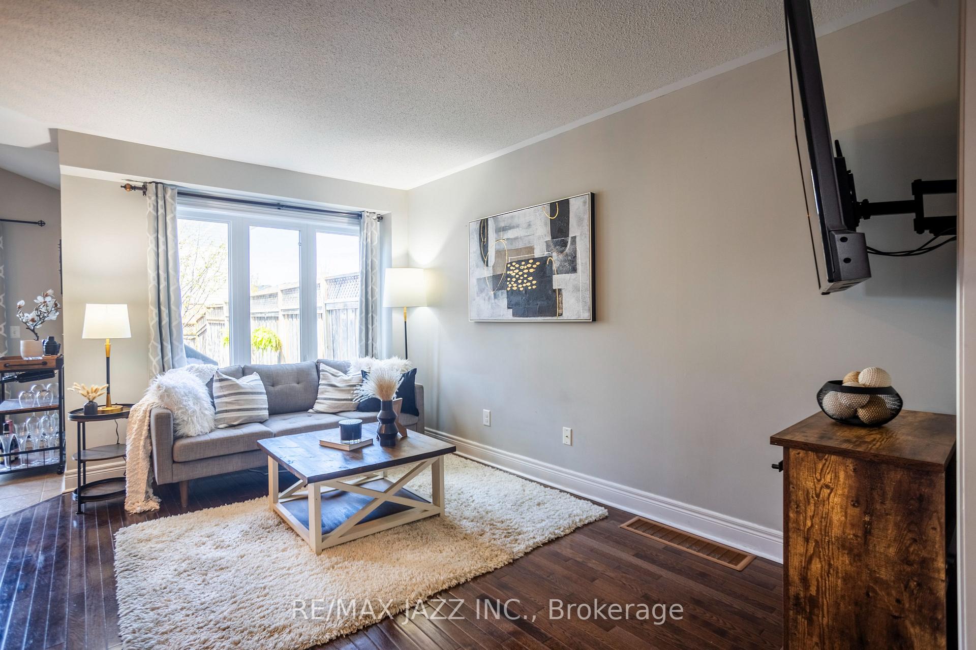 Photo 12 of 102 Bathgate Crescent, Clarington, Courtice — HOMEH