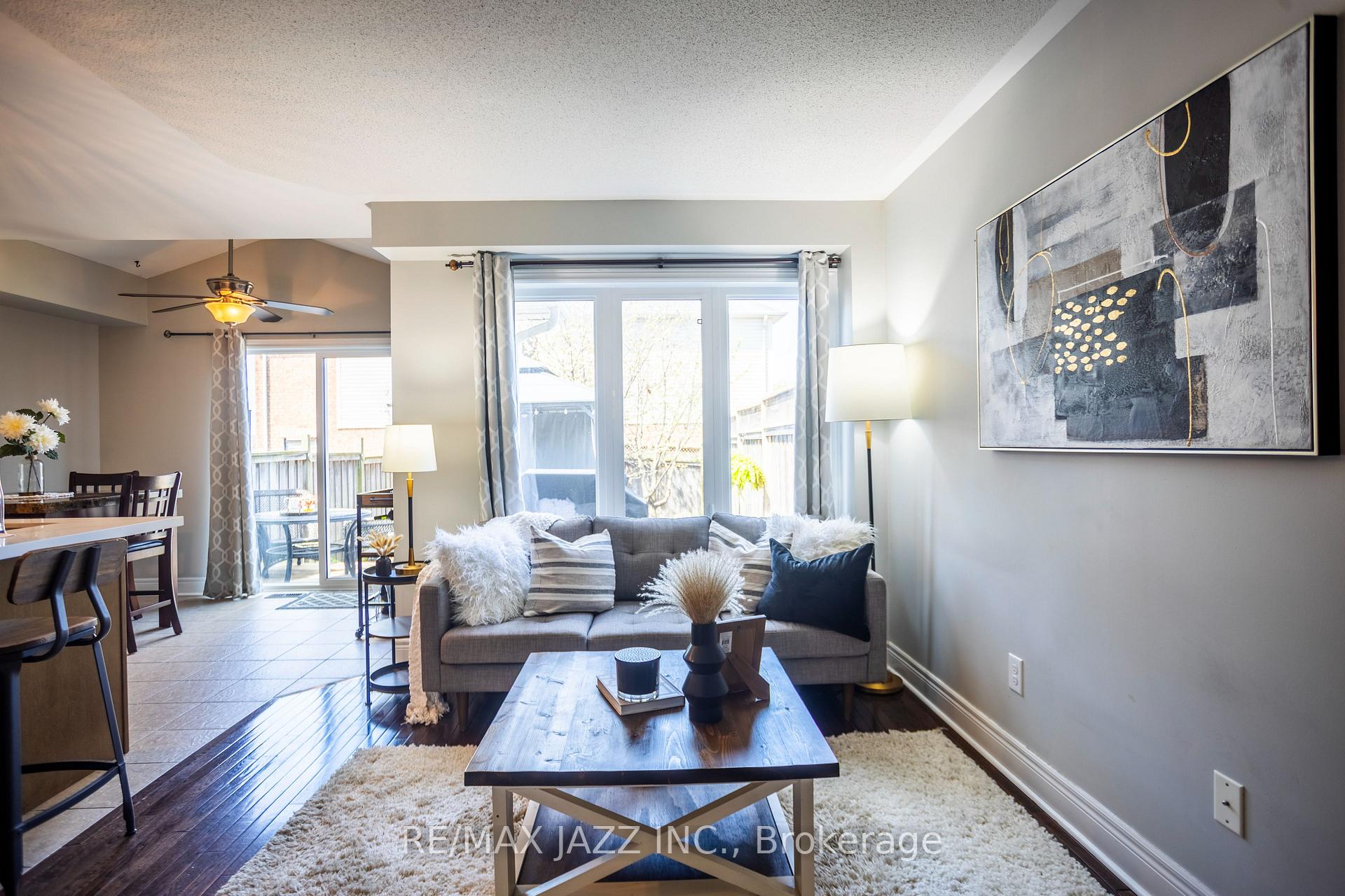 Photo 13 of 102 Bathgate Crescent, Clarington, Courtice — HOMEH