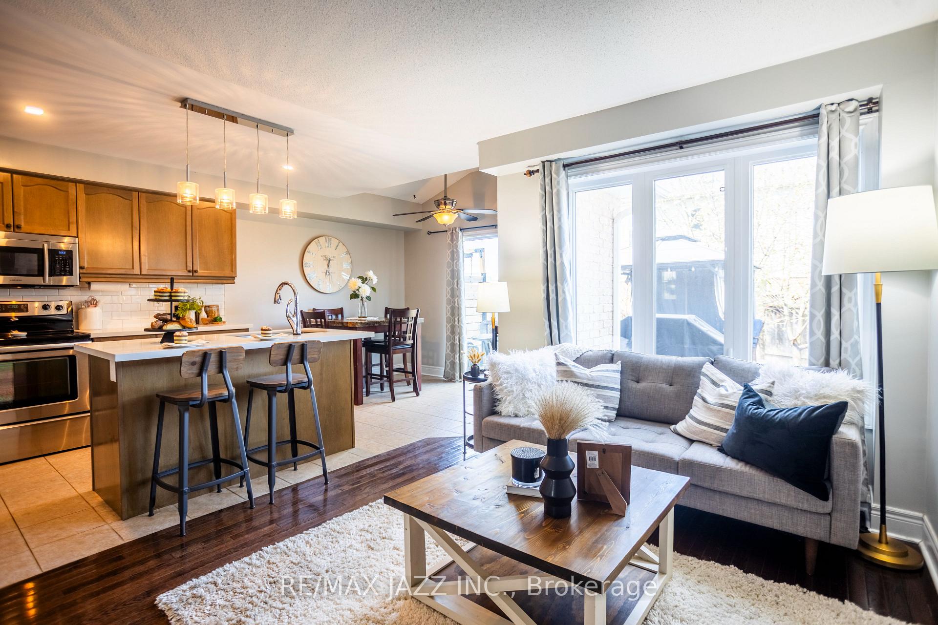 Photo 14 of 102 Bathgate Crescent, Clarington, Courtice — HOMEH