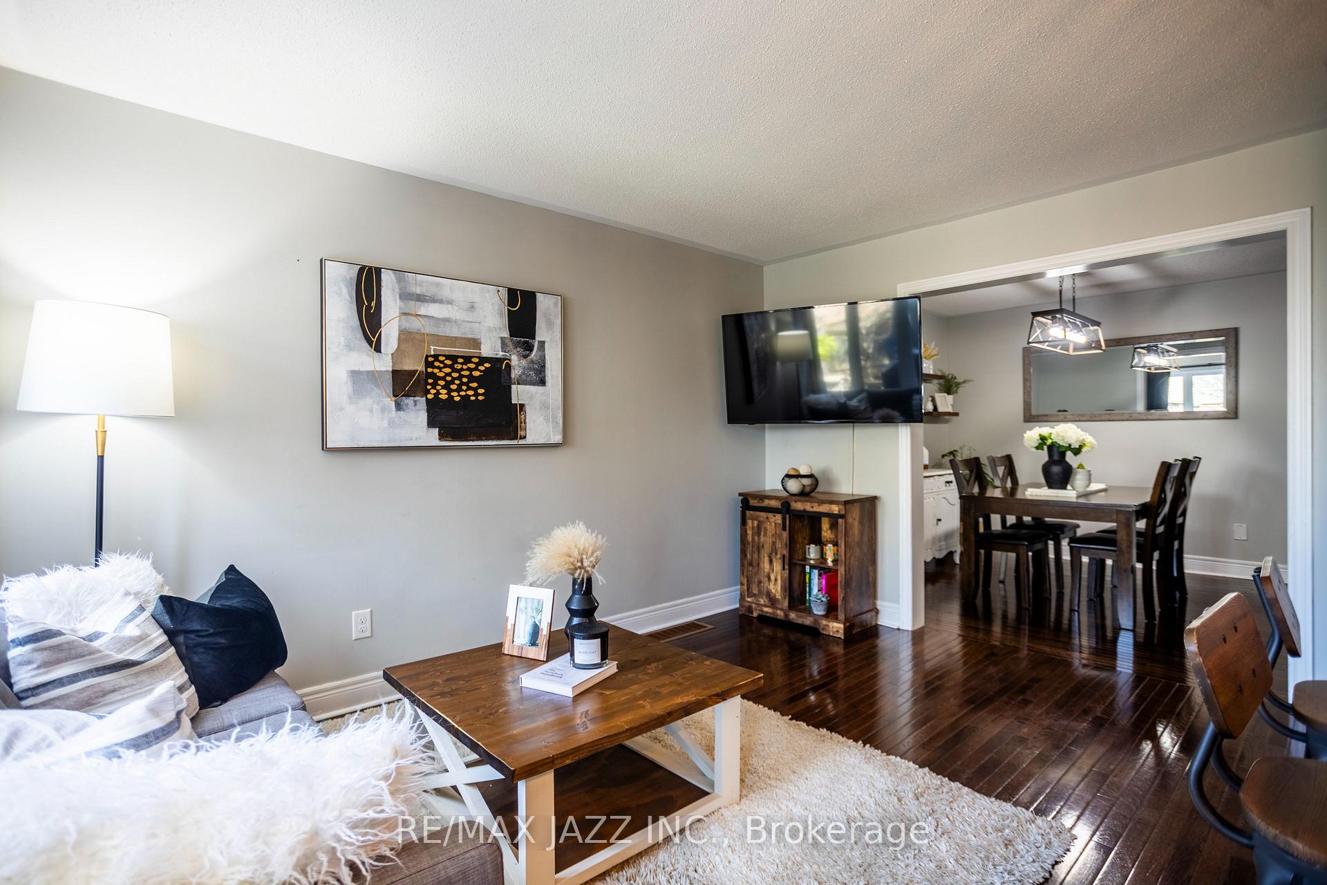 Photo 15 of 102 Bathgate Crescent, Clarington, Courtice — HOMEH