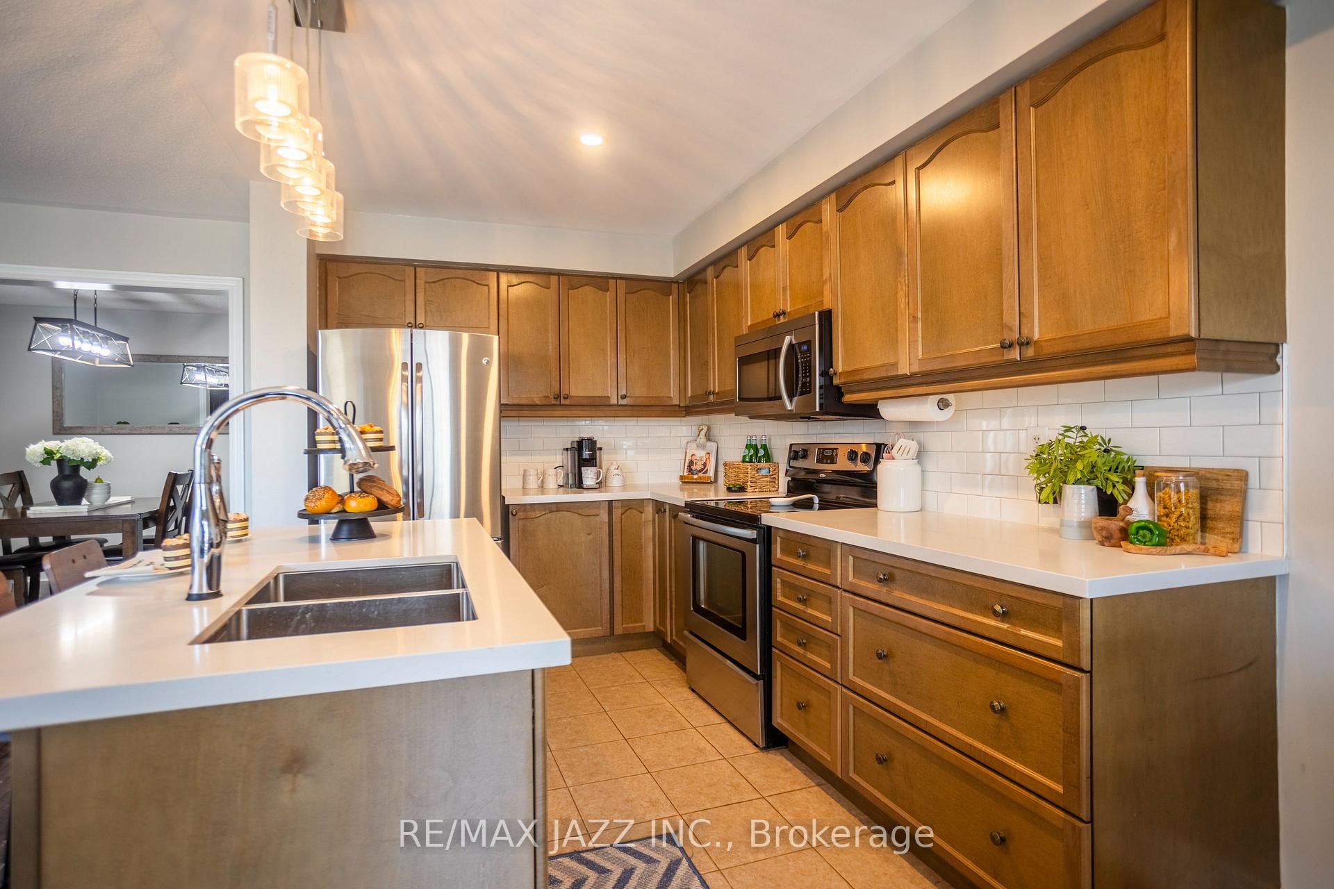 Photo 19 of 102 Bathgate Crescent, Clarington, Courtice — HOMEH