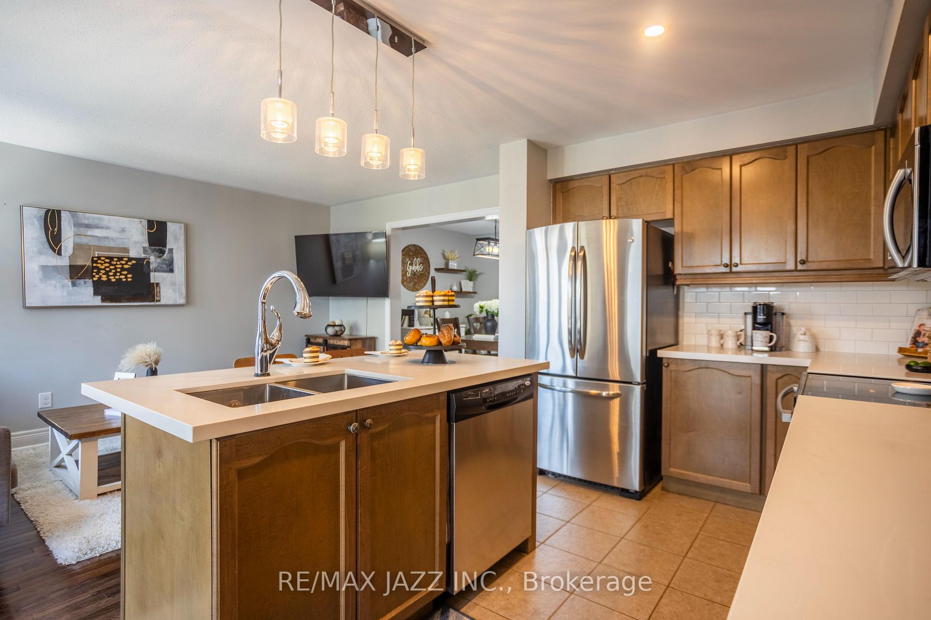 Photo 20 of 102 Bathgate Crescent, Clarington, Courtice — HOMEH