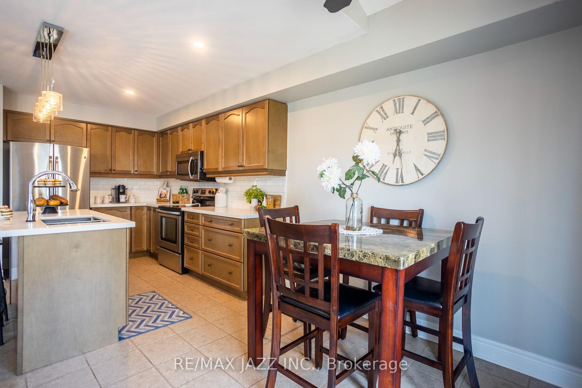 Photo 23 of 102 Bathgate Crescent, Clarington, Courtice — HOMEH