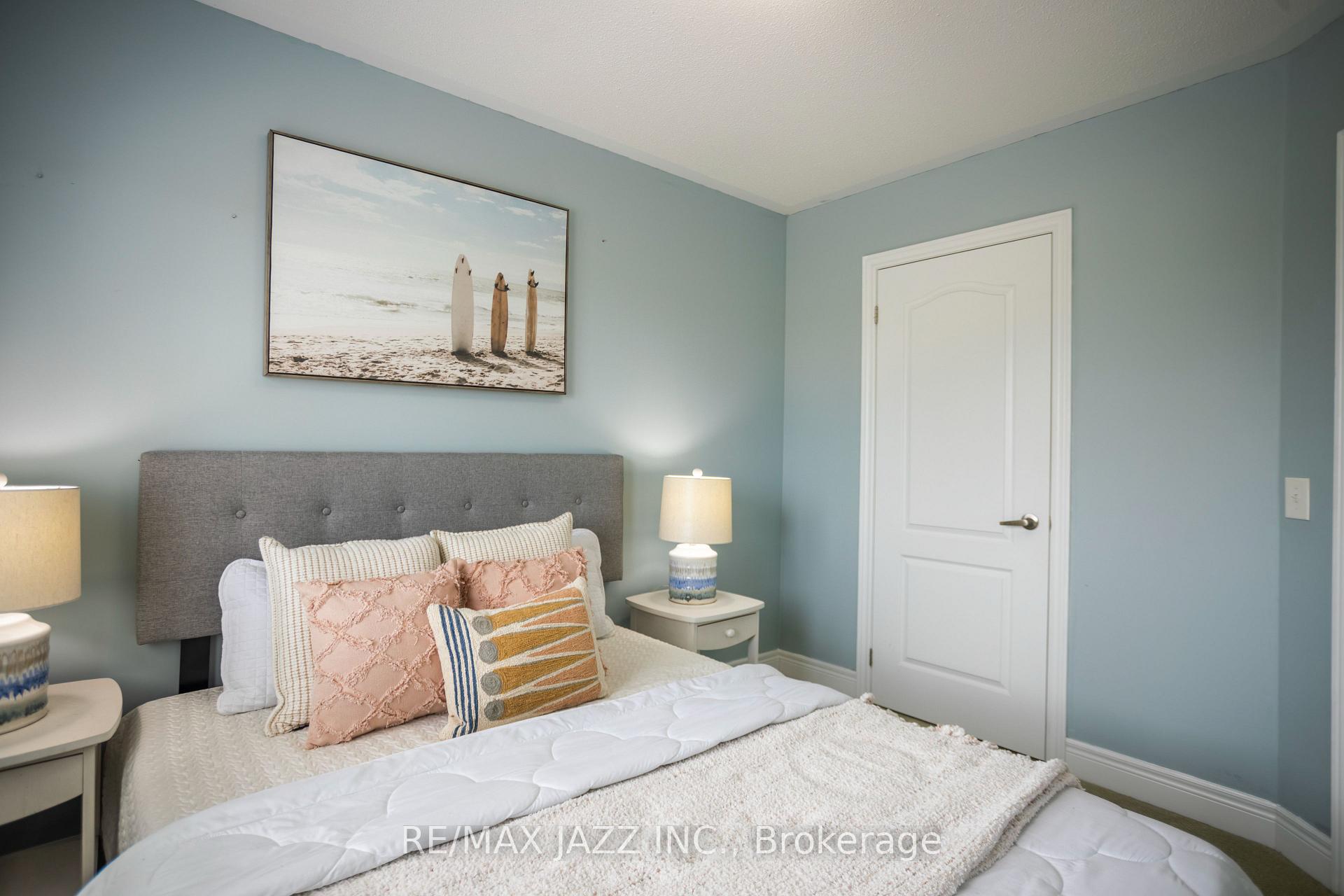 Photo 37 of 102 Bathgate Crescent, Clarington, Courtice — HOMEH
