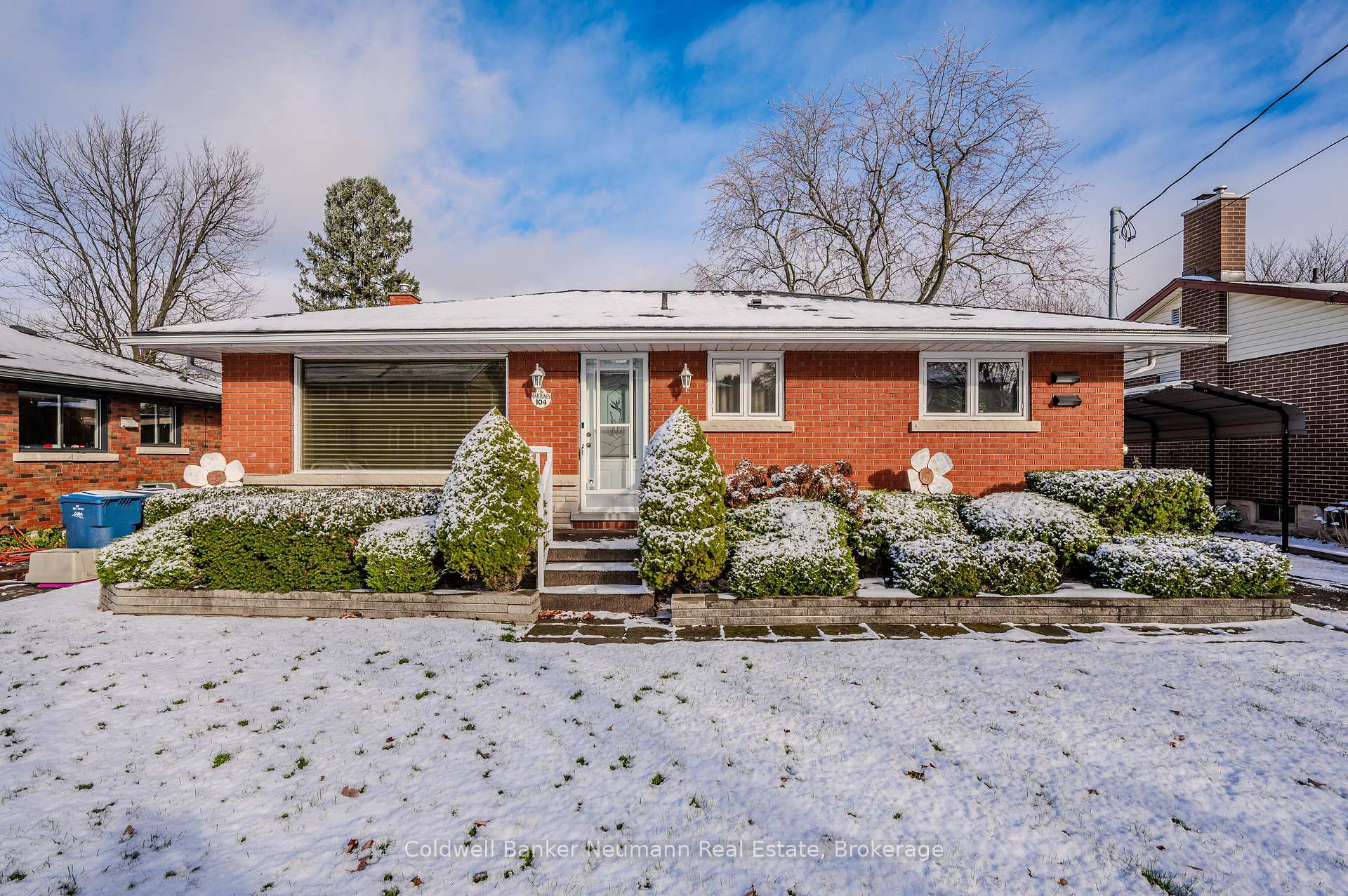 Photo 1 of 104 Dumbarton Street, Guelph, Riverside Park — HOMEH