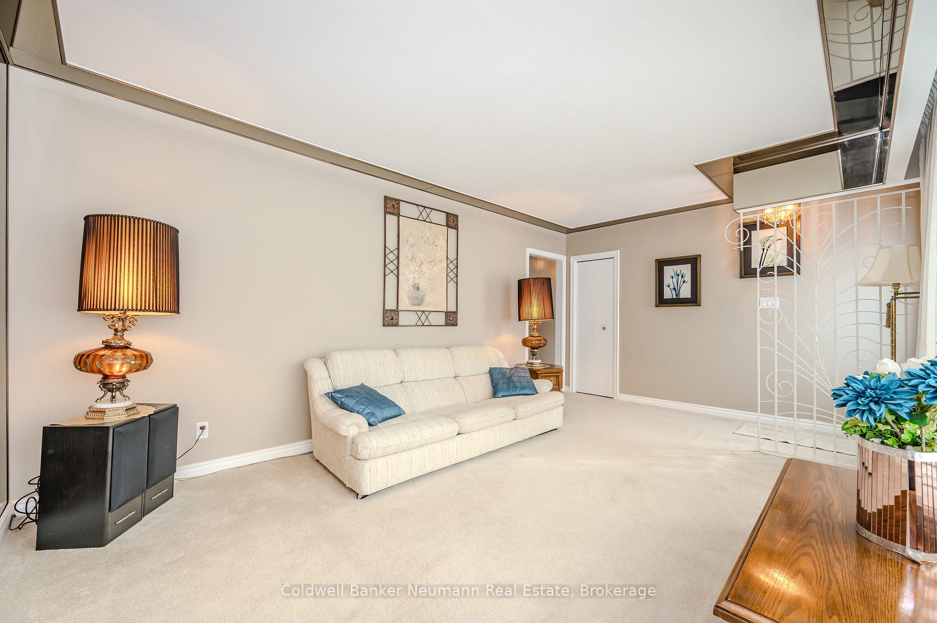 Photo 6 of 104 Dumbarton Street, Guelph, Riverside Park — HOMEH