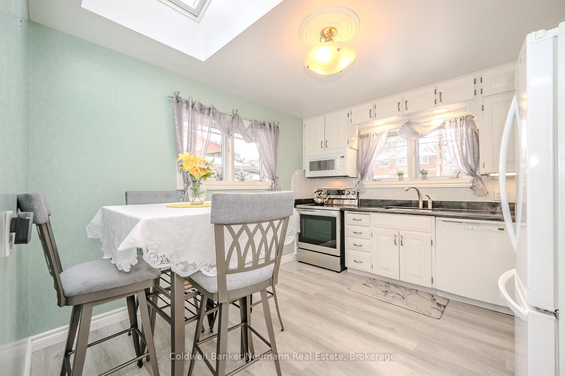 Photo 7 of 104 Dumbarton Street, Guelph, Riverside Park — HOMEH