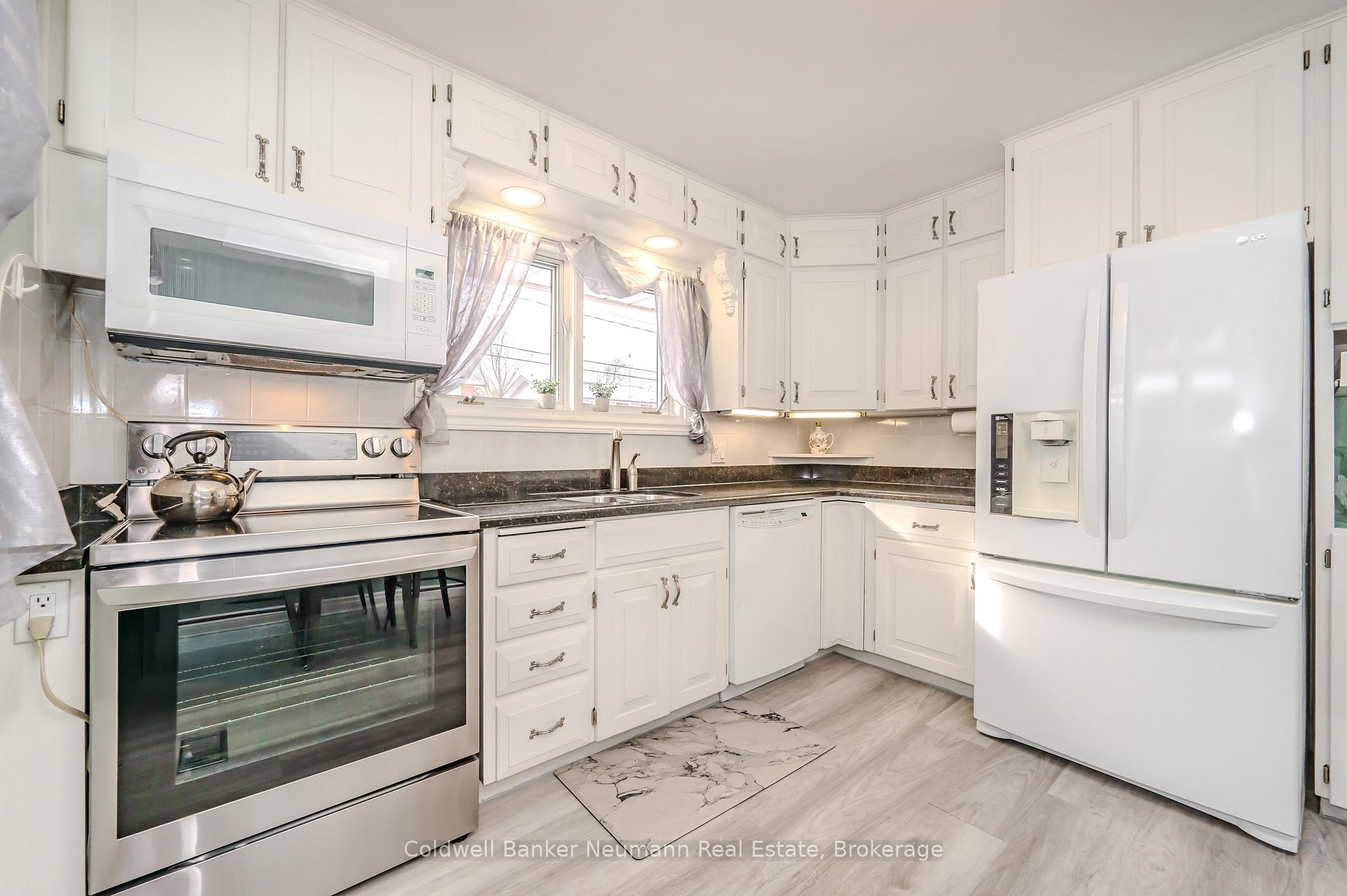 Photo 8 of 104 Dumbarton Street, Guelph, Riverside Park — HOMEH