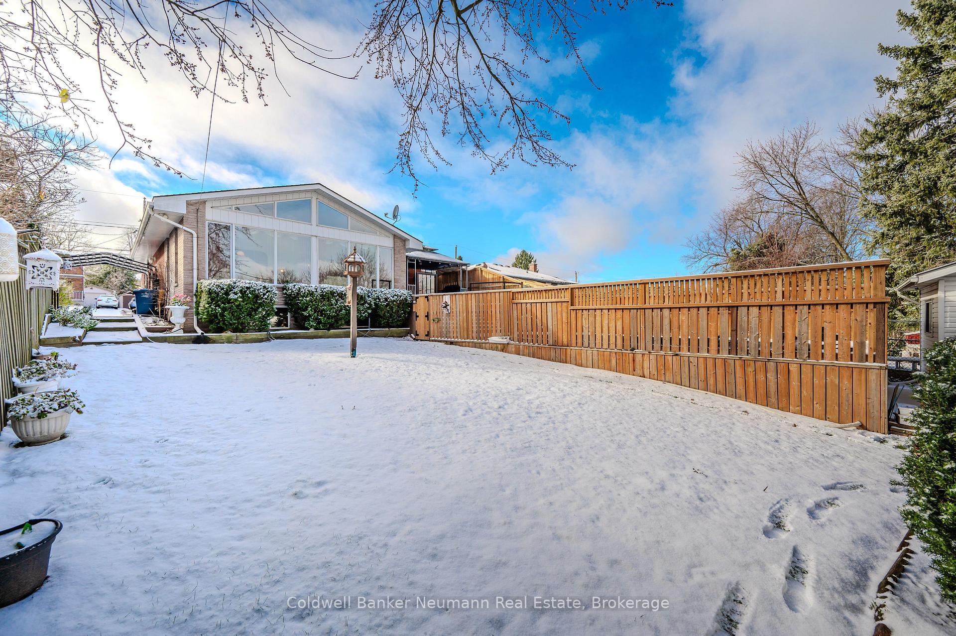 Photo 35 of 104 Dumbarton Street, Guelph, Riverside Park — HOMEH