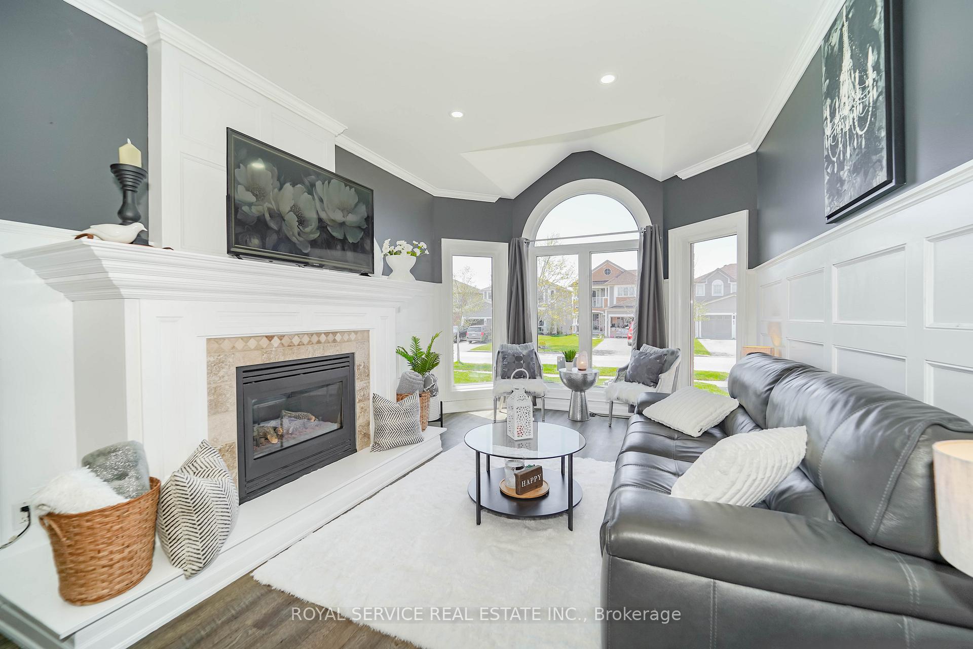 Photo 6 of 65 Weldrick Crescent, Clarington, Bowmanville — HOMEH