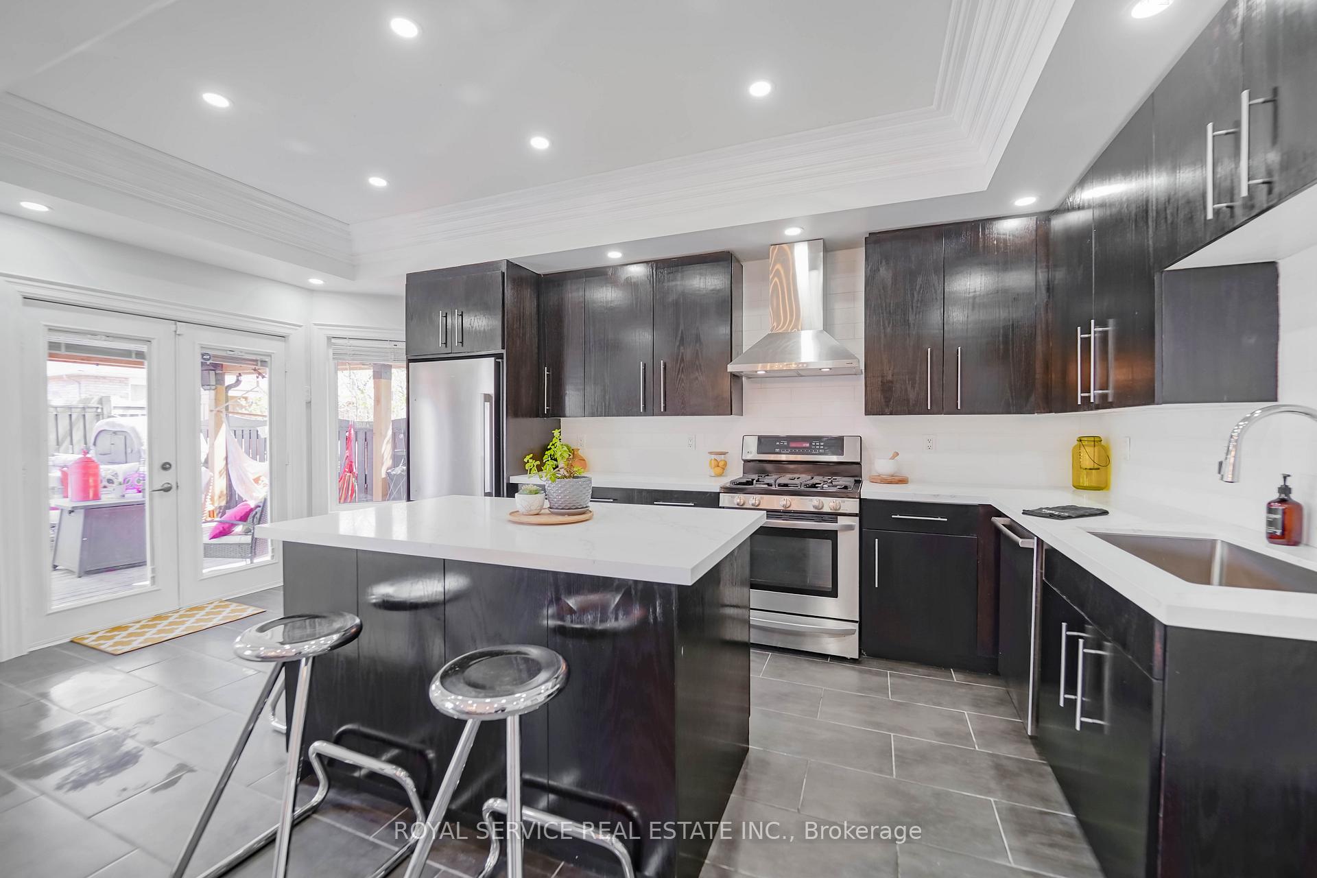 Photo 11 of 65 Weldrick Crescent, Clarington, Bowmanville — HOMEH