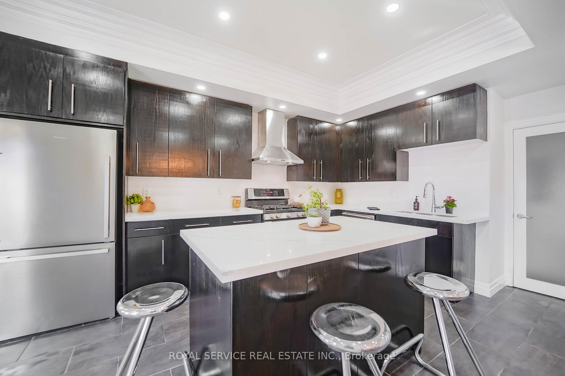 Photo 12 of 65 Weldrick Crescent, Clarington, Bowmanville — HOMEH