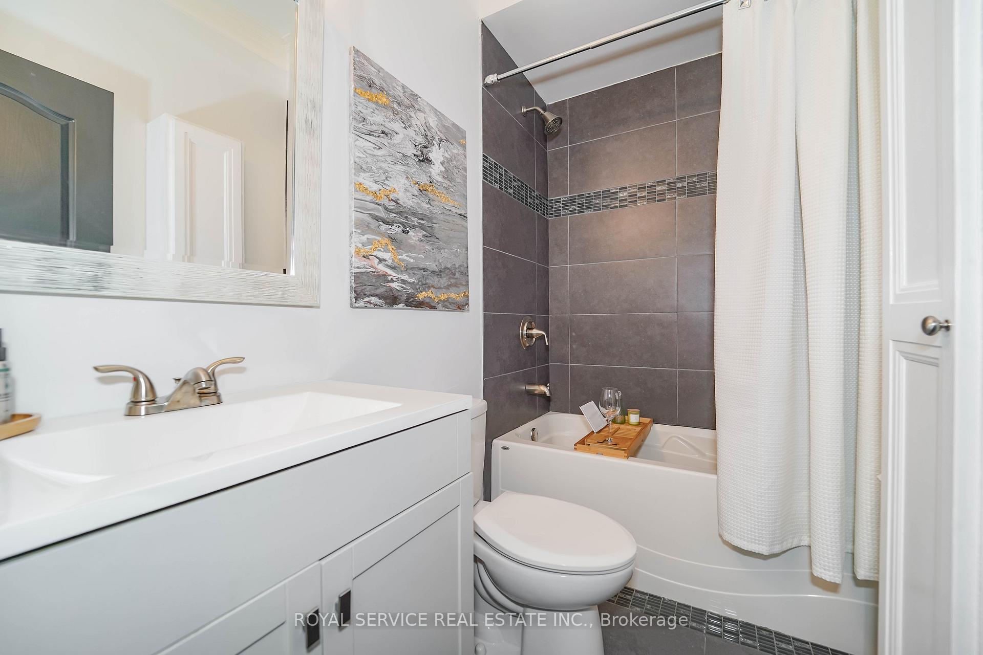 Photo 24 of 65 Weldrick Crescent, Clarington, Bowmanville — HOMEH