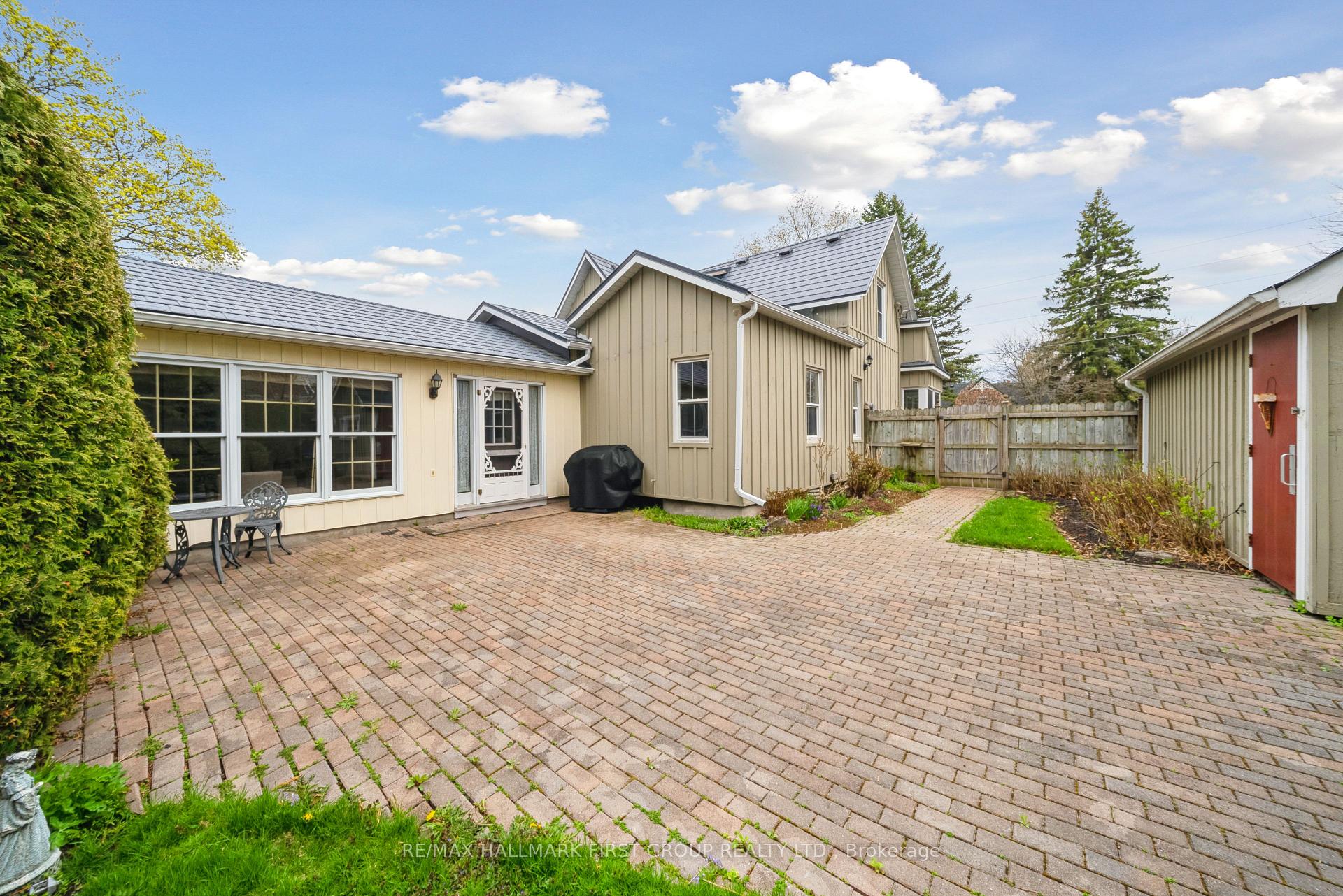 Photo 2 of 34 Concession Street W, Clarington, Bowmanville — HOMEH