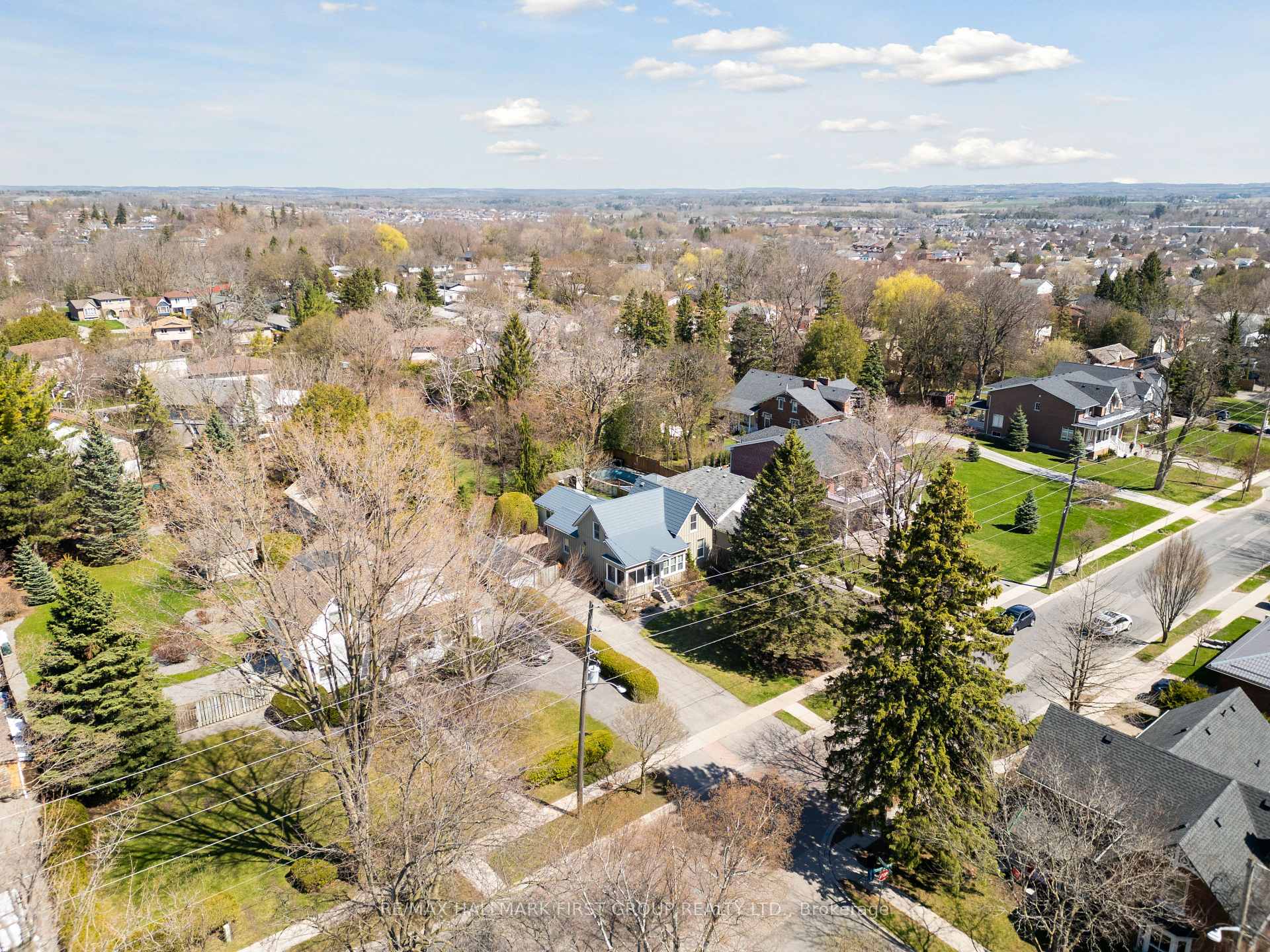 Photo 7 of 34 Concession Street W, Clarington, Bowmanville — HOMEH