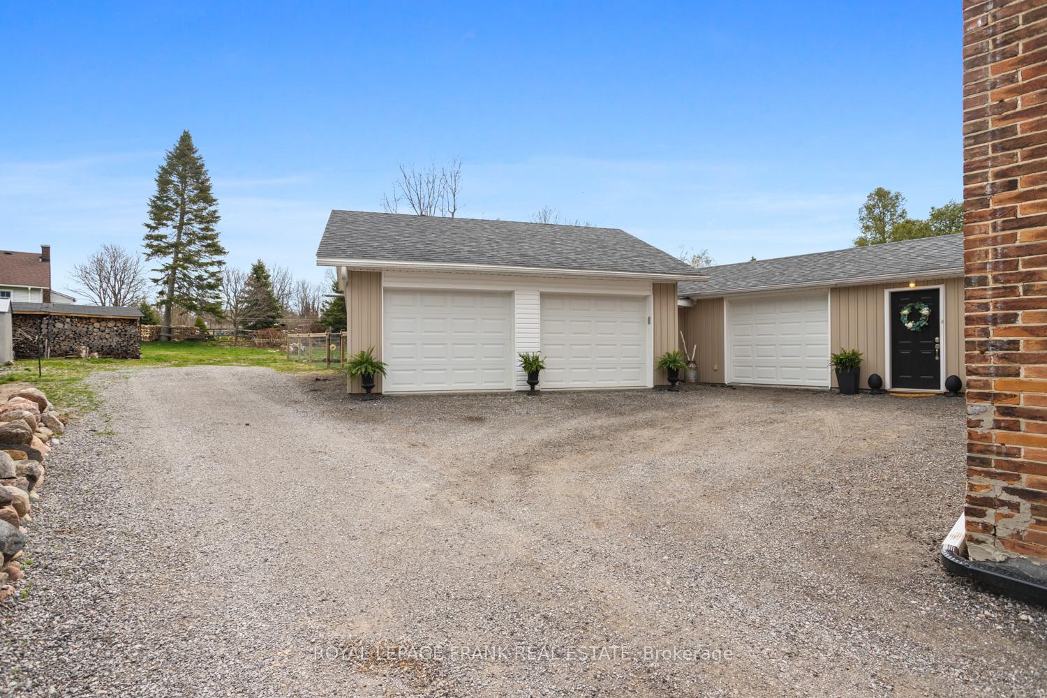 Photo 4 of 2035 Newtonville Road, Clarington, Rural Clarington — HOMEH