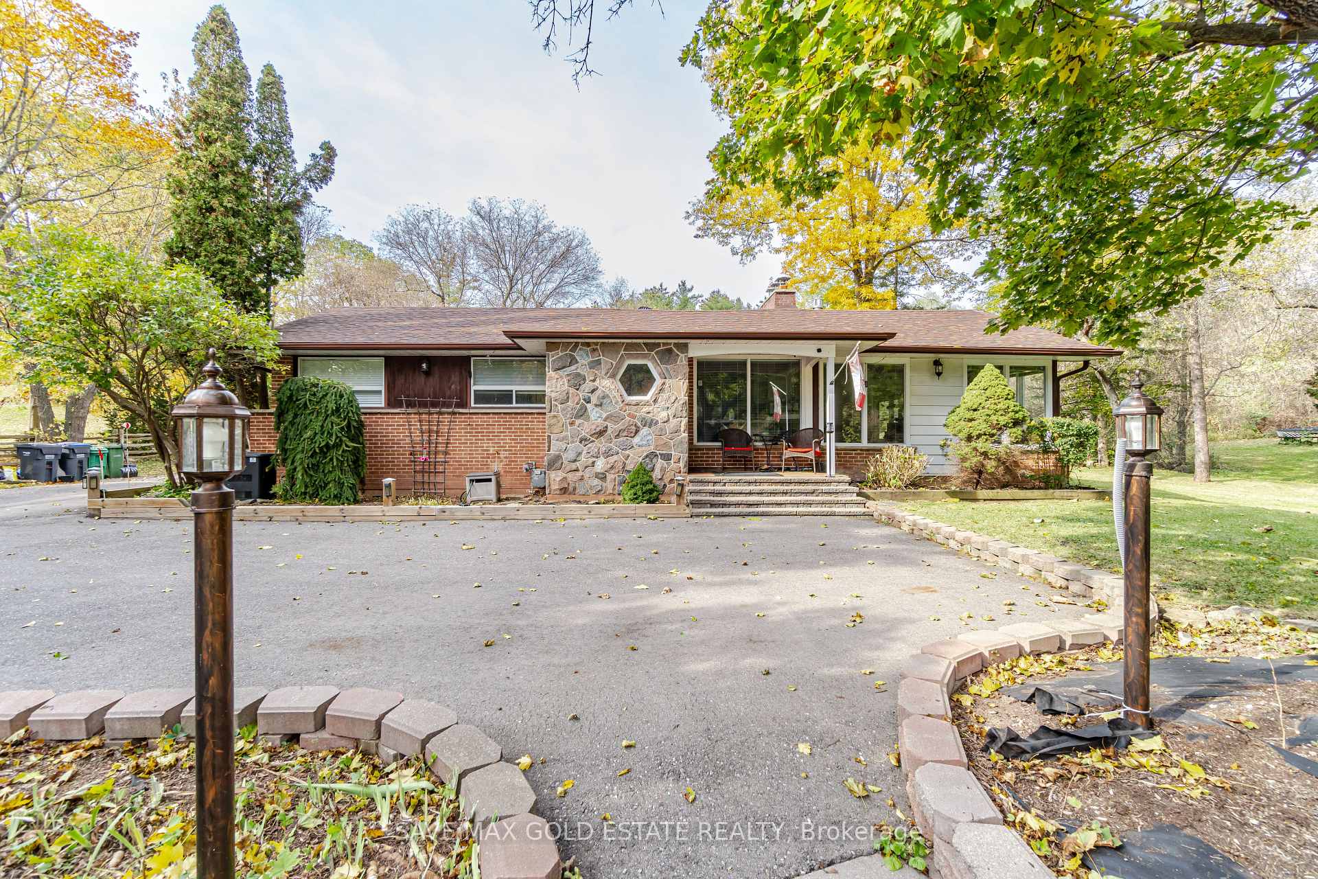 Photo 3 of 362 King Street, Caledon, Rural Caledon — HOMEH
