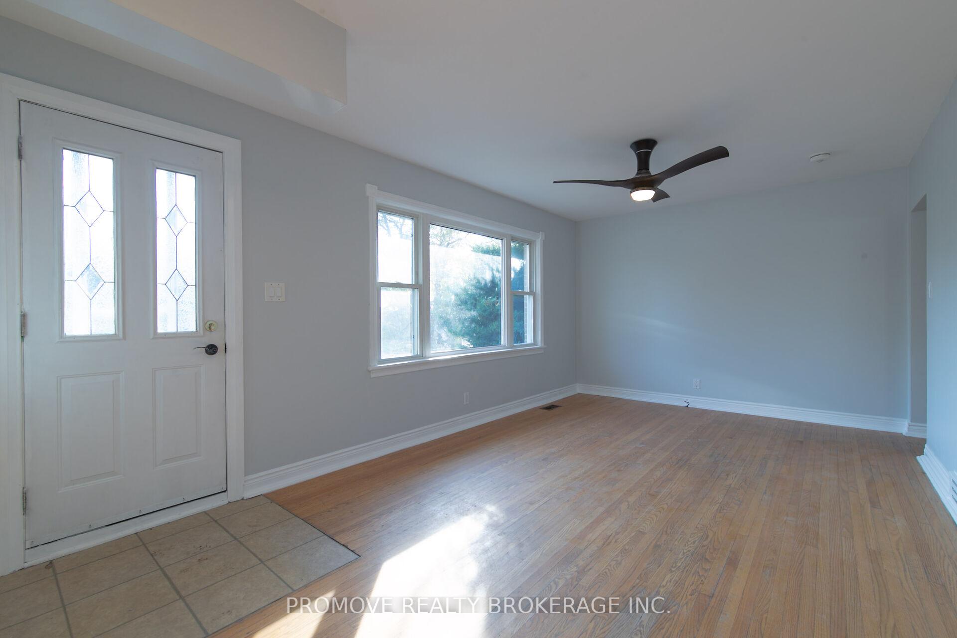 Photo 5 of 112 Vancouver Drive, Guelph, St. George's — HOMEH