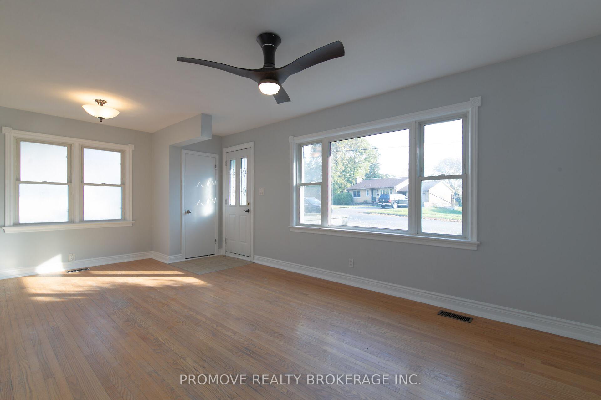Photo 6 of 112 Vancouver Drive, Guelph, St. George's — HOMEH