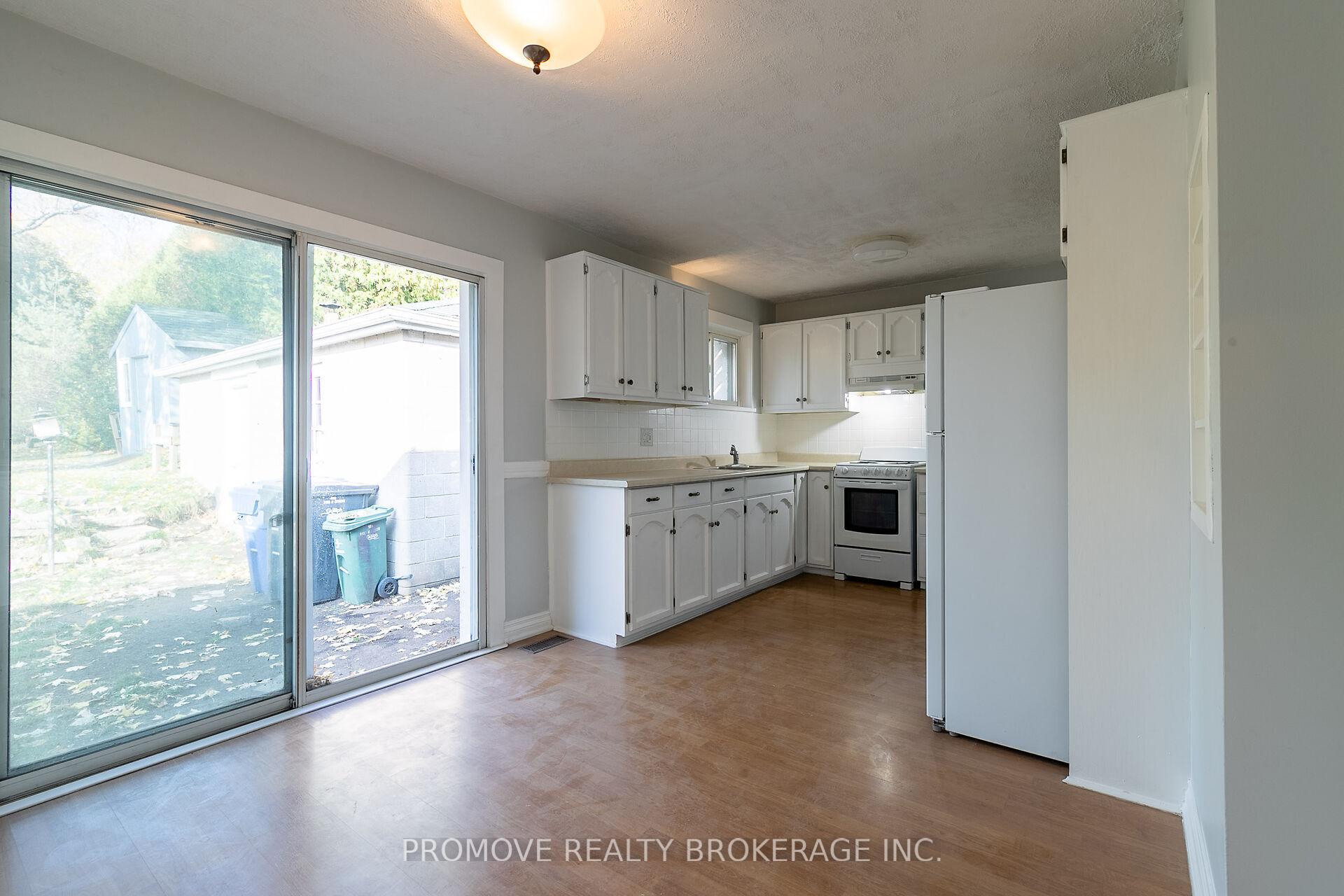 Photo 8 of 112 Vancouver Drive, Guelph, St. George's — HOMEH