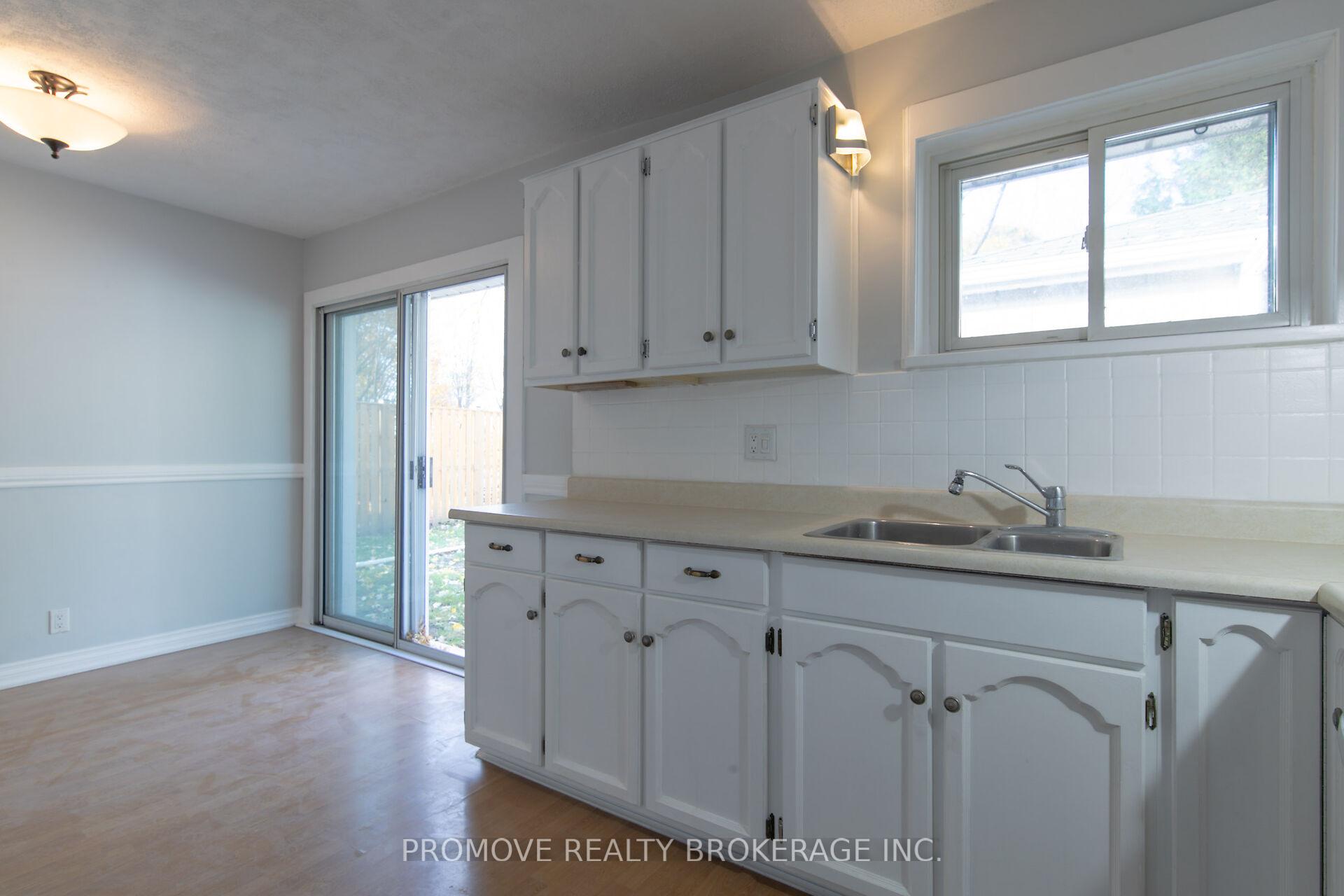 Photo 11 of 112 Vancouver Drive, Guelph, St. George's — HOMEH