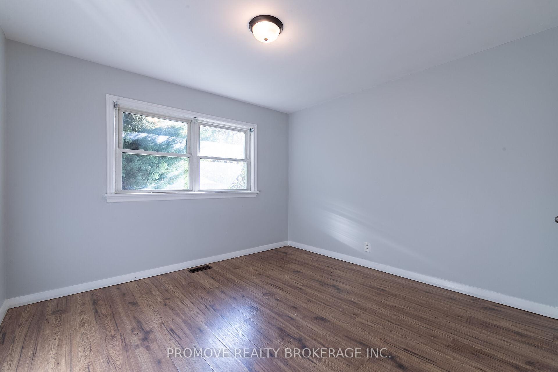 Photo 16 of 112 Vancouver Drive, Guelph, St. George's — HOMEH