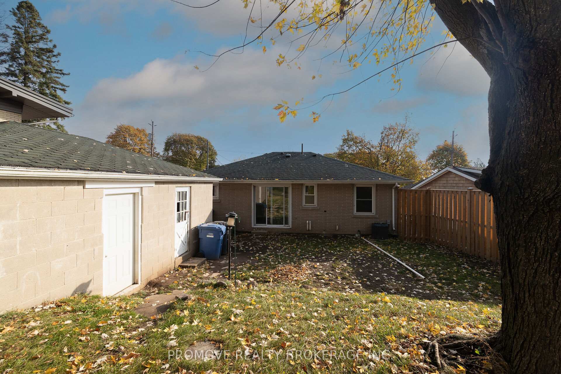 Photo 29 of 112 Vancouver Drive, Guelph, St. George's — HOMEH