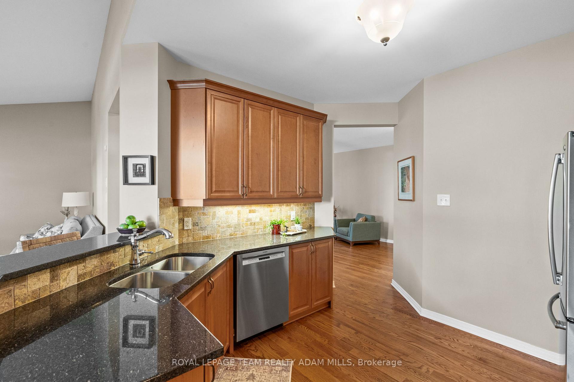 Photo 7 of 503 Stonechurch Way, Ottawa, Barrhaven - Cedargrove/Fraserdale — HOMEH