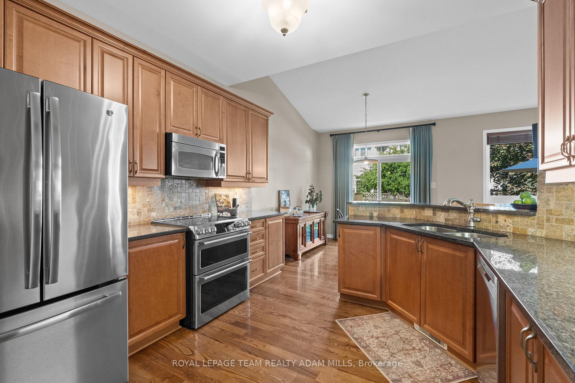 Photo 8 of 503 Stonechurch Way, Ottawa, Barrhaven - Cedargrove/Fraserdale — HOMEH