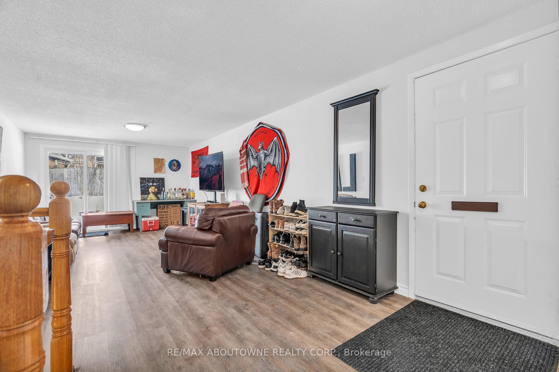 Photo 6 of 706 Scottsdale Drive, Guelph, Kortright West — HOMEH