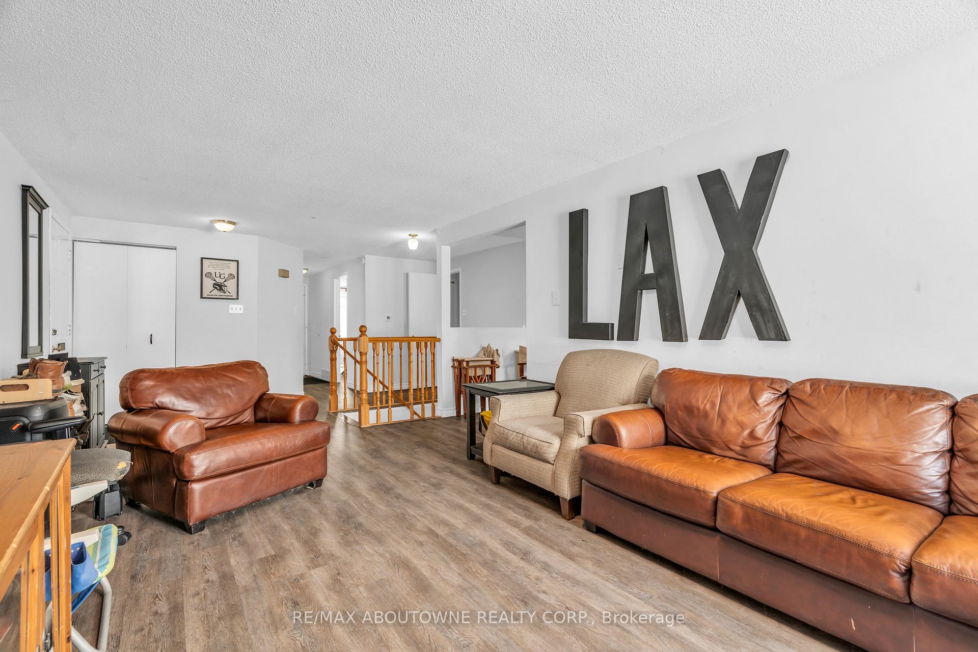 Photo 8 of 706 Scottsdale Drive, Guelph, Kortright West — HOMEH