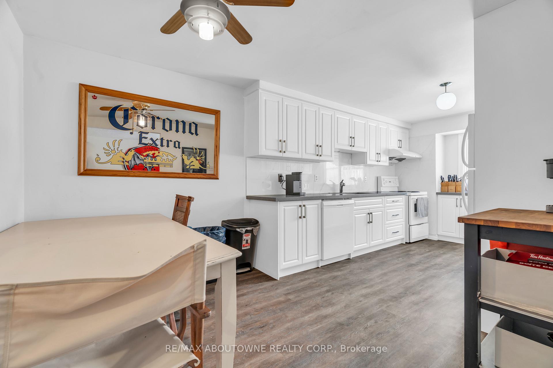 Photo 9 of 706 Scottsdale Drive, Guelph, Kortright West — HOMEH