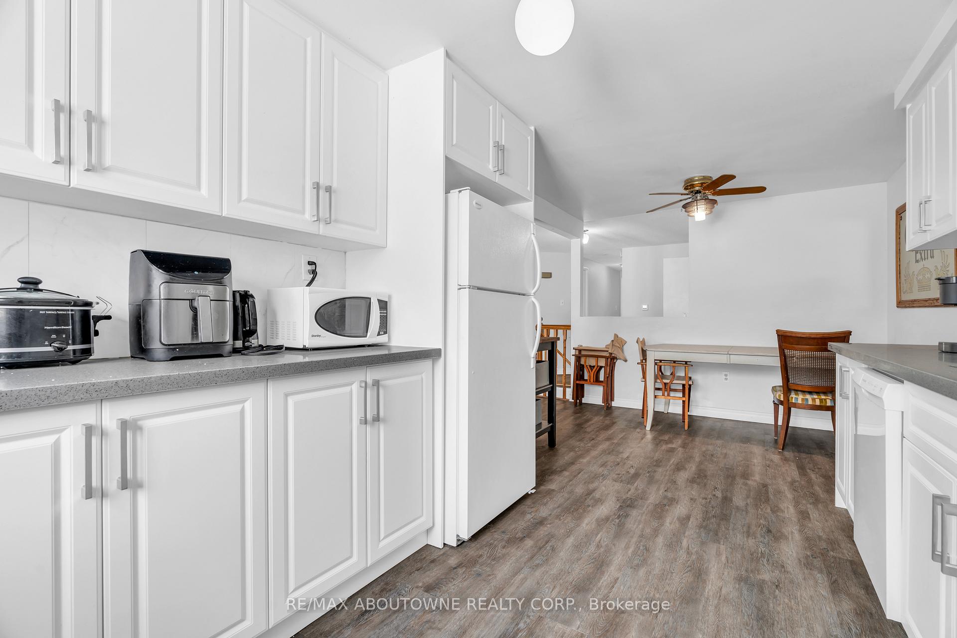 Photo 11 of 706 Scottsdale Drive, Guelph, Kortright West — HOMEH