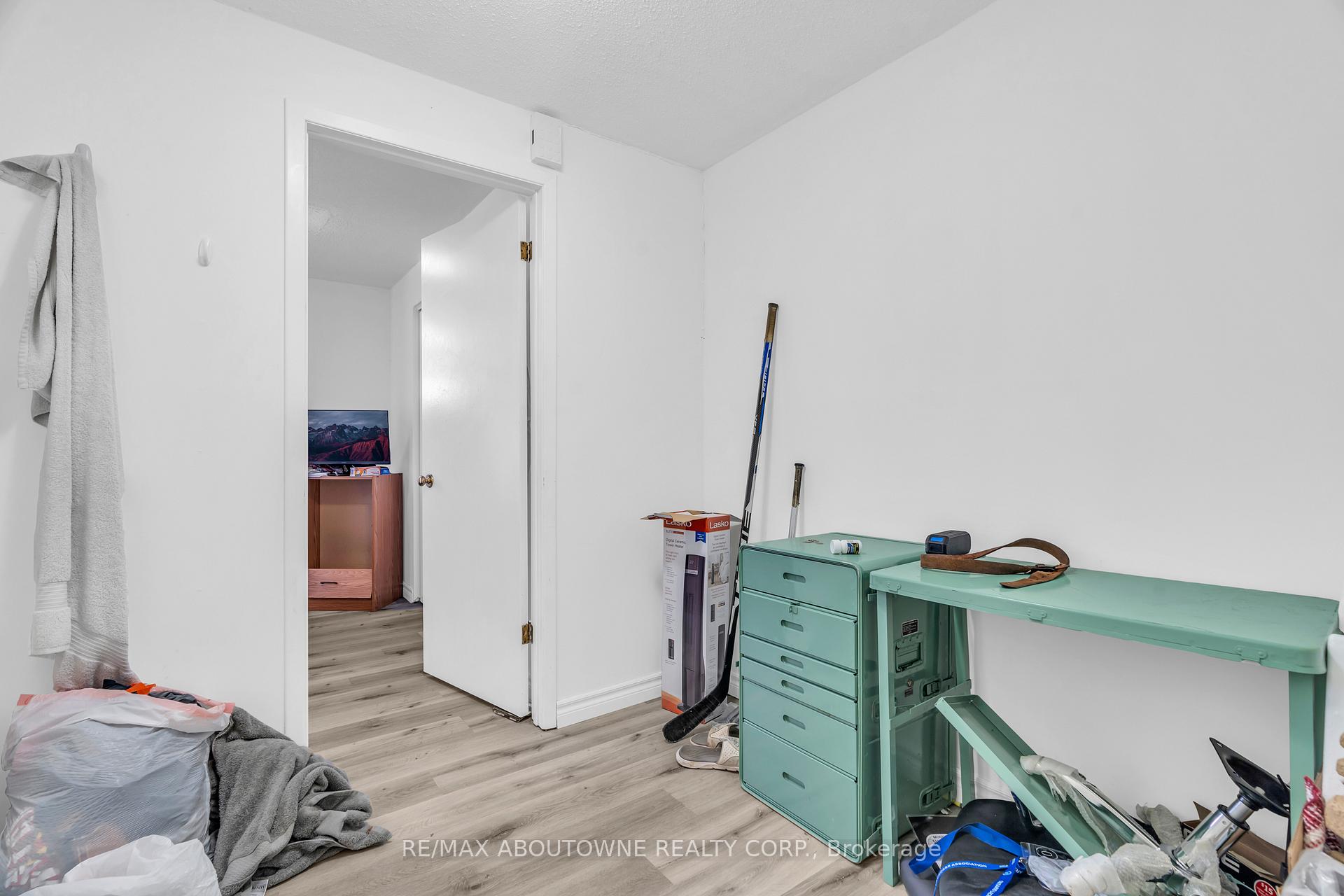 Photo 21 of 706 Scottsdale Drive, Guelph, Kortright West — HOMEH