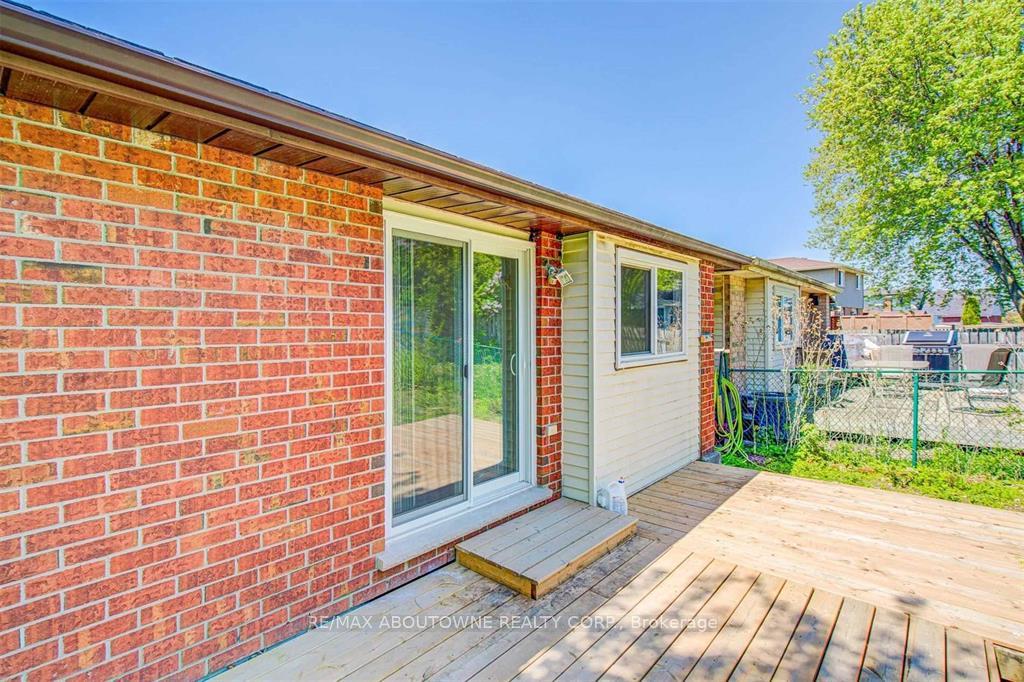 Photo 31 of 706 Scottsdale Drive, Guelph, Kortright West — HOMEH