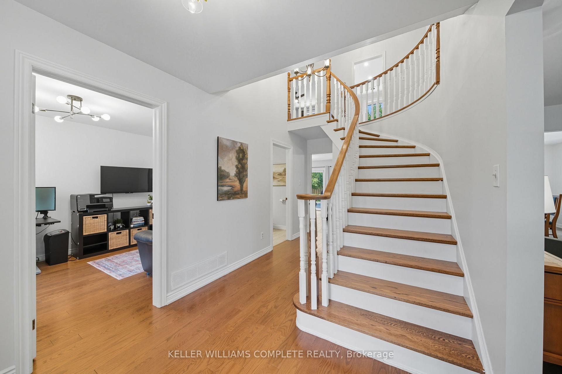 Photo 6 of 142 Meadowbrook Drive, Hamilton, Ancaster — HOMEH
