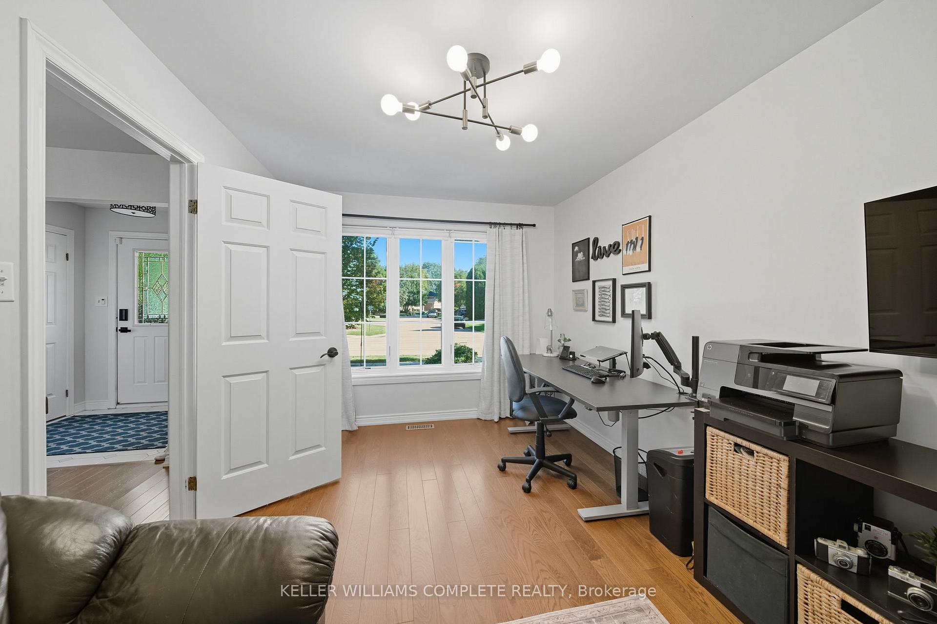 Photo 7 of 142 Meadowbrook Drive, Hamilton, Ancaster — HOMEH
