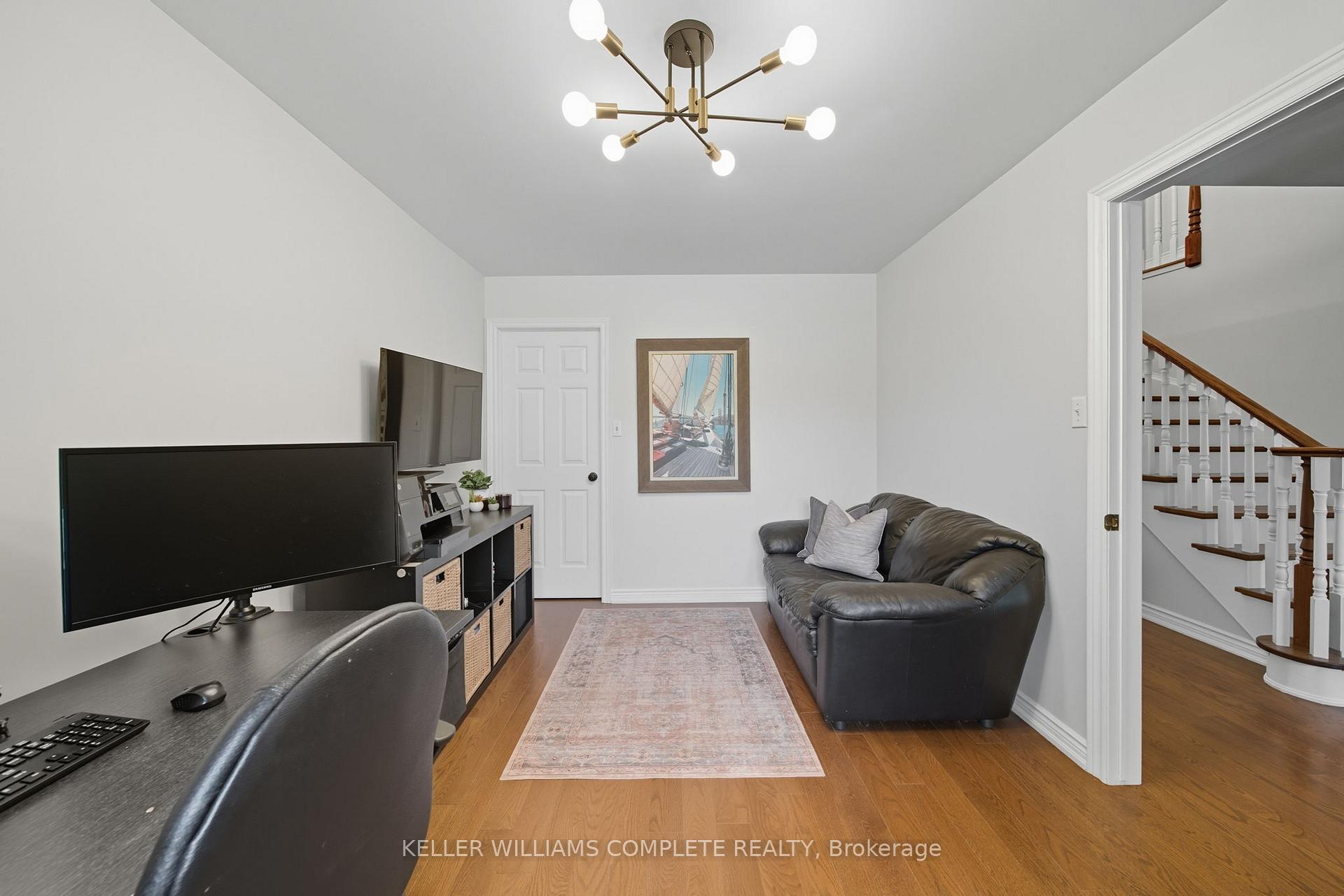 Photo 8 of 142 Meadowbrook Drive, Hamilton, Ancaster — HOMEH