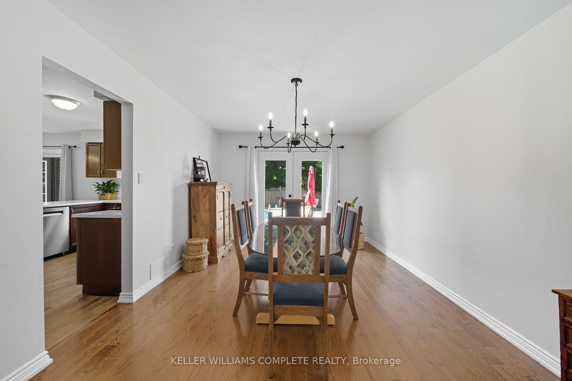 Photo 12 of 142 Meadowbrook Drive, Hamilton, Ancaster — HOMEH