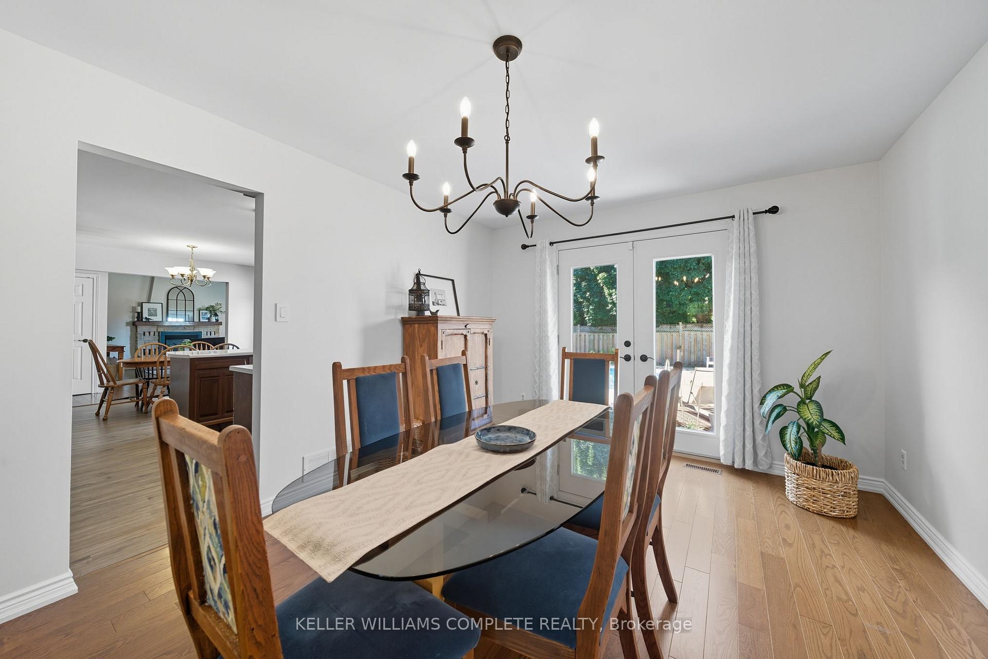 Photo 13 of 142 Meadowbrook Drive, Hamilton, Ancaster — HOMEH