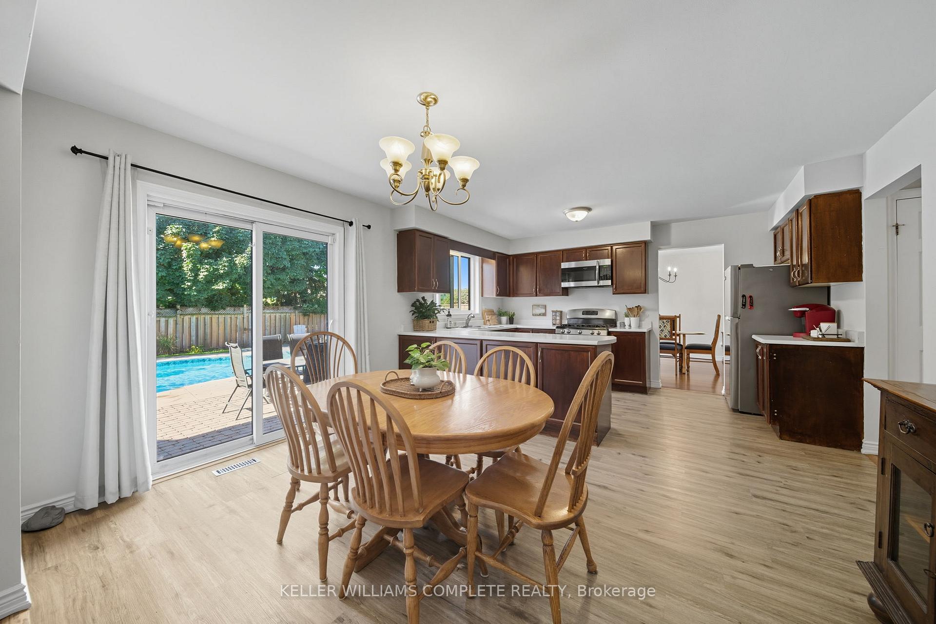 Photo 17 of 142 Meadowbrook Drive, Hamilton, Ancaster — HOMEH