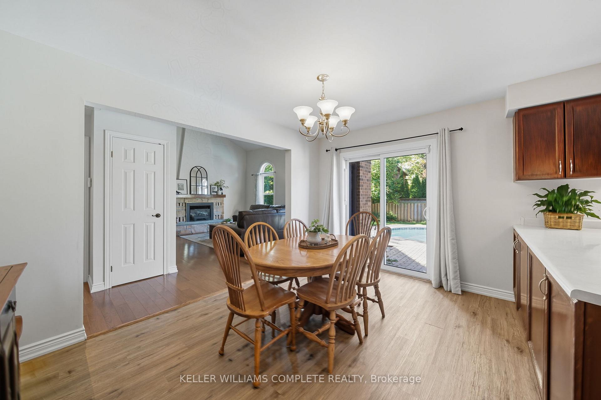 Photo 19 of 142 Meadowbrook Drive, Hamilton, Ancaster — HOMEH
