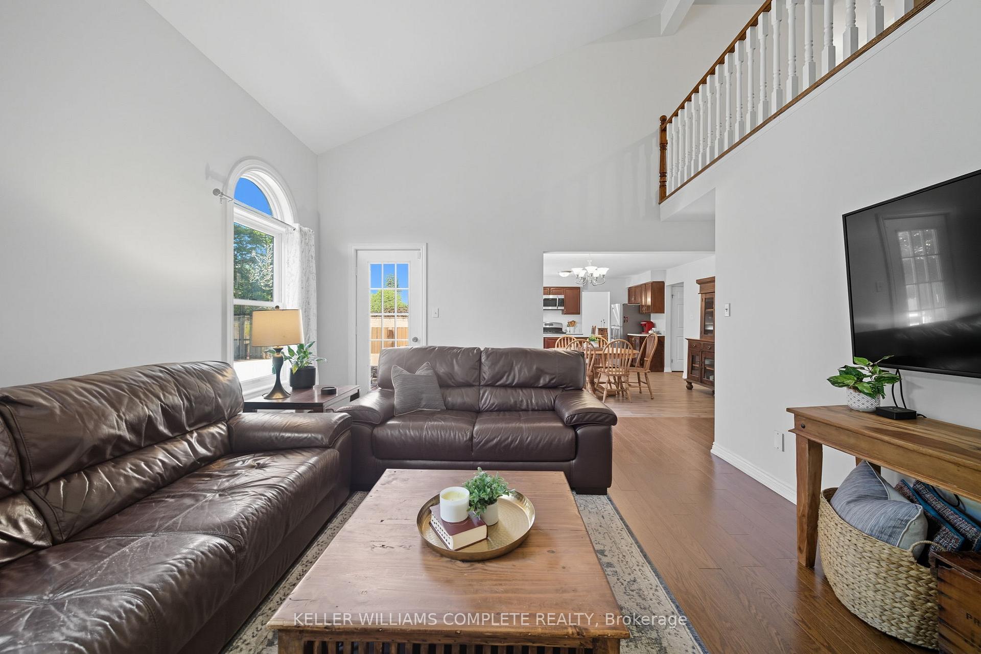 Photo 22 of 142 Meadowbrook Drive, Hamilton, Ancaster — HOMEH
