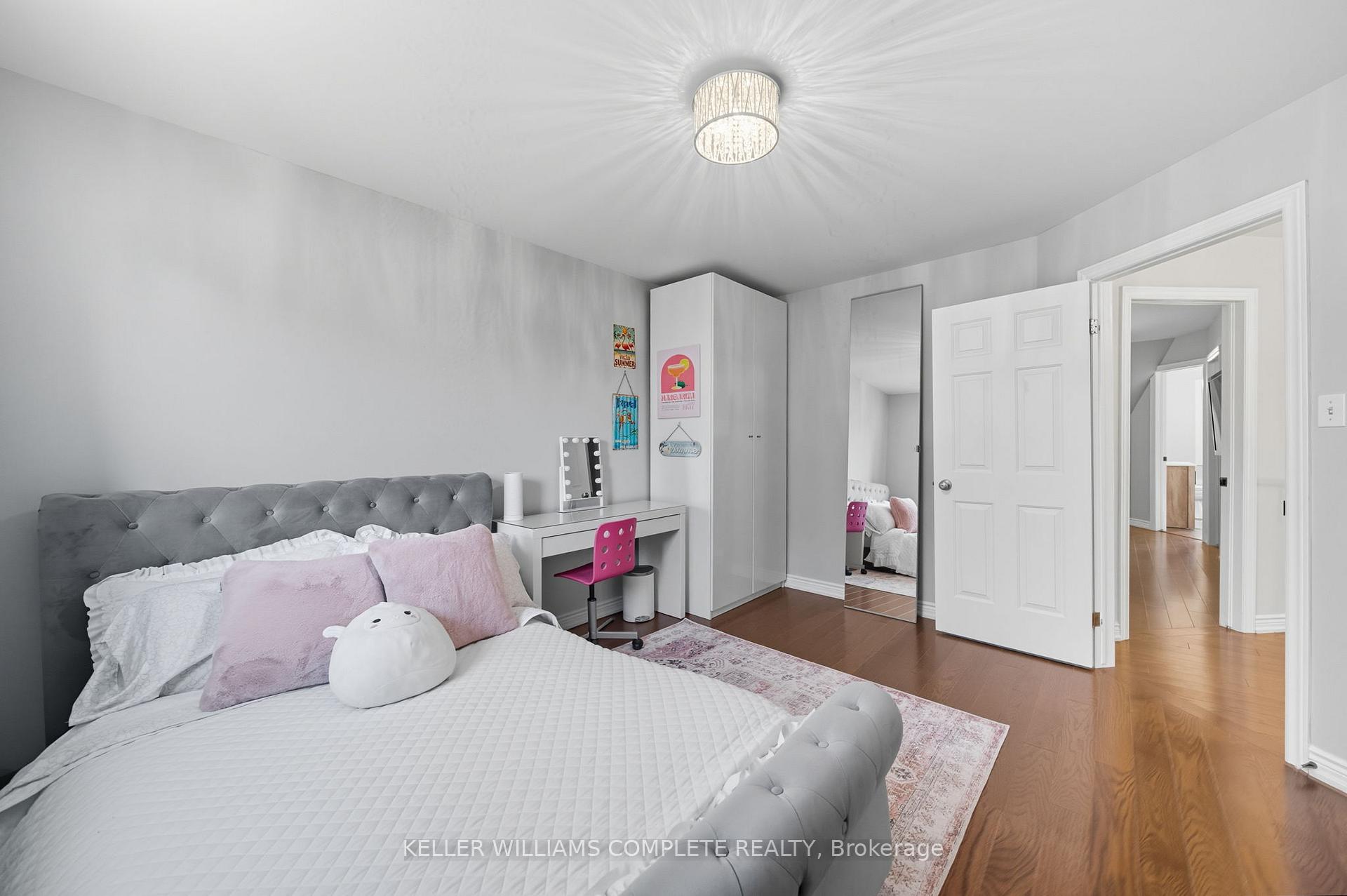 Photo 32 of 142 Meadowbrook Drive, Hamilton, Ancaster — HOMEH
