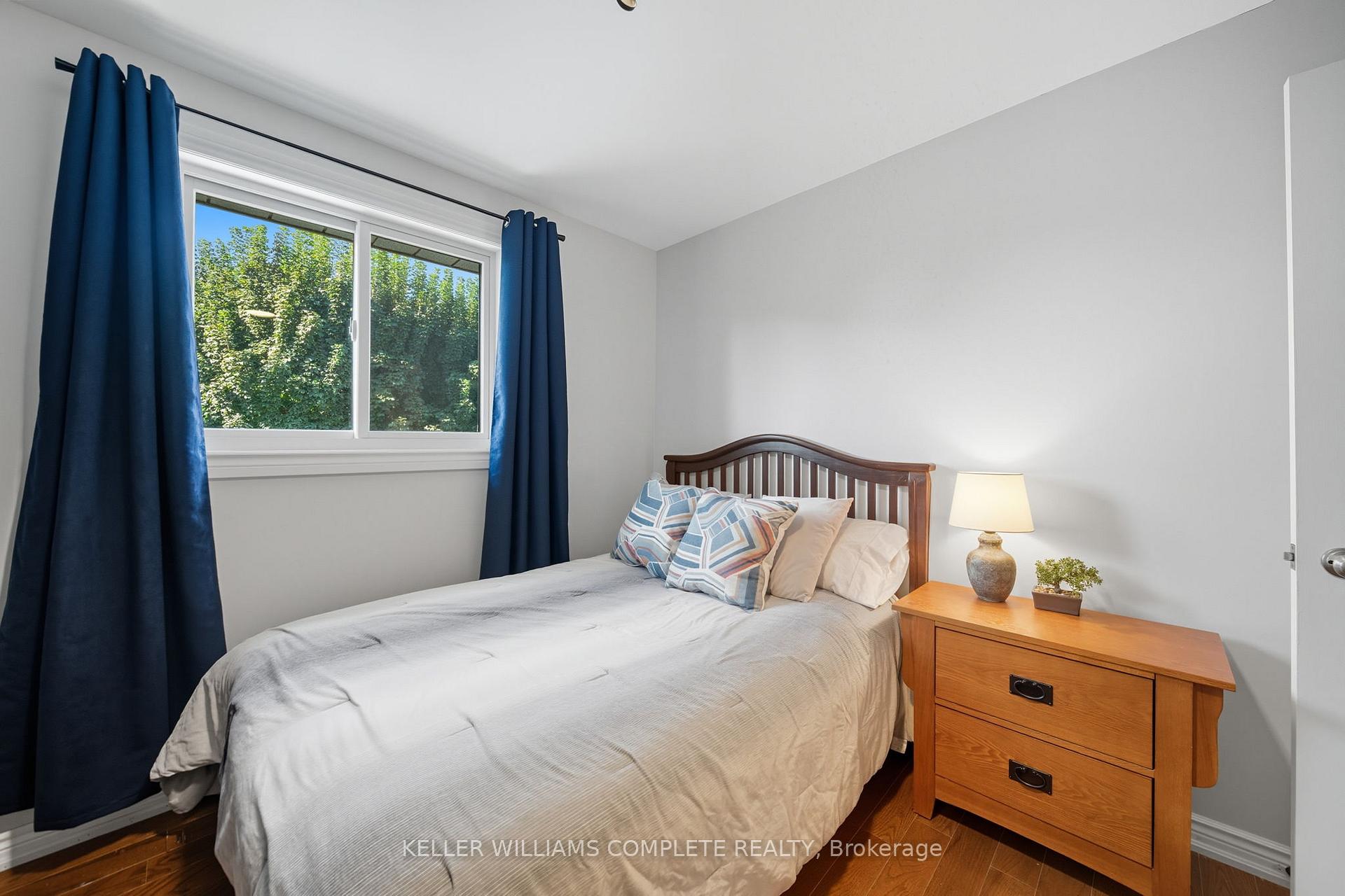 Photo 35 of 142 Meadowbrook Drive, Hamilton, Ancaster — HOMEH