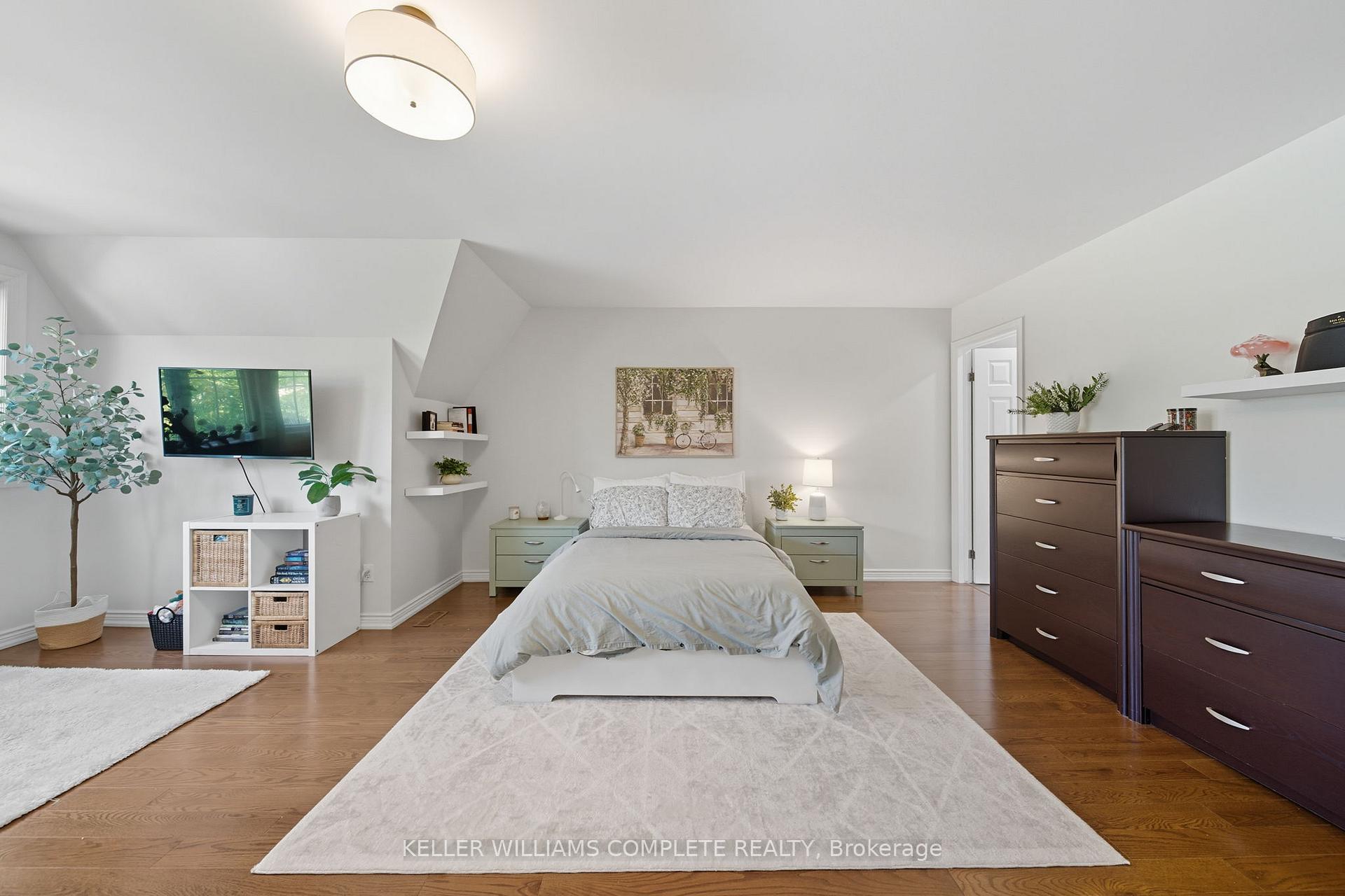Photo 38 of 142 Meadowbrook Drive, Hamilton, Ancaster — HOMEH
