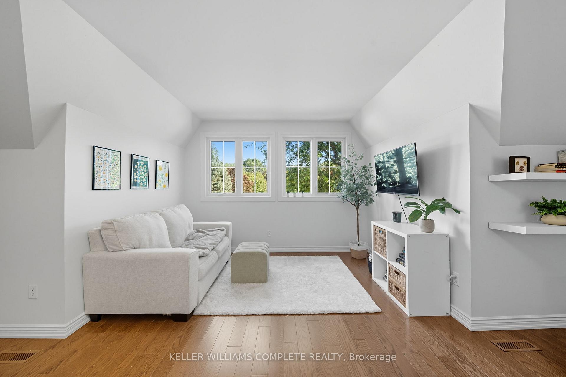 Photo 39 of 142 Meadowbrook Drive, Hamilton, Ancaster — HOMEH